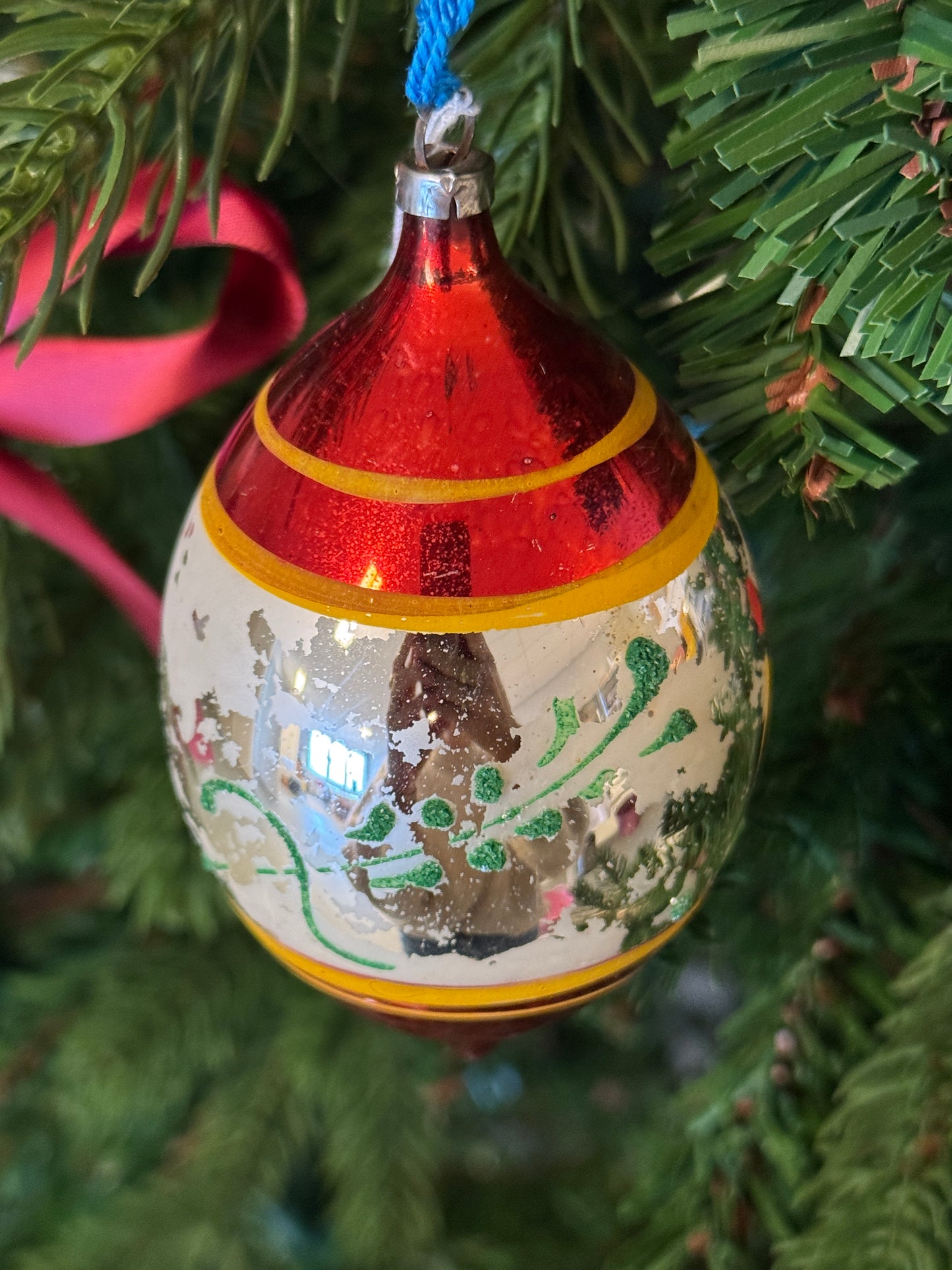 Vintage kerstbal rood/zilveren pegel