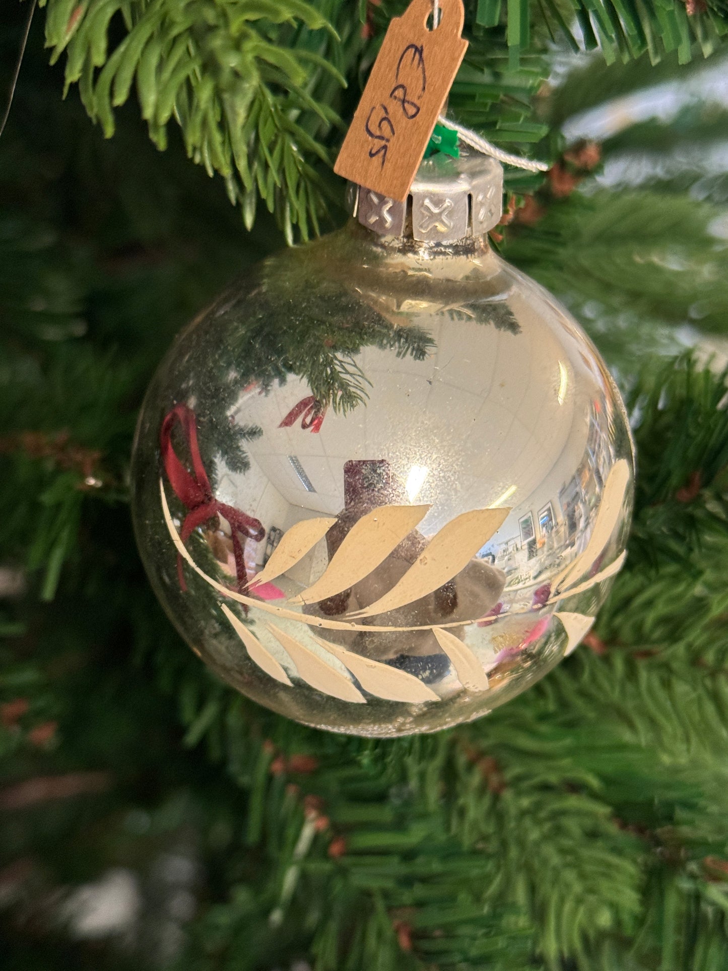 Grote handgemaakte vintage glazen kerstbal zilver gesuikerd