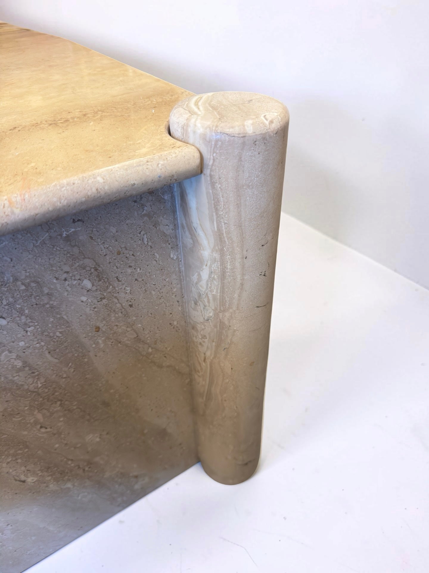 Vintage Italiaanse travertin salontafel