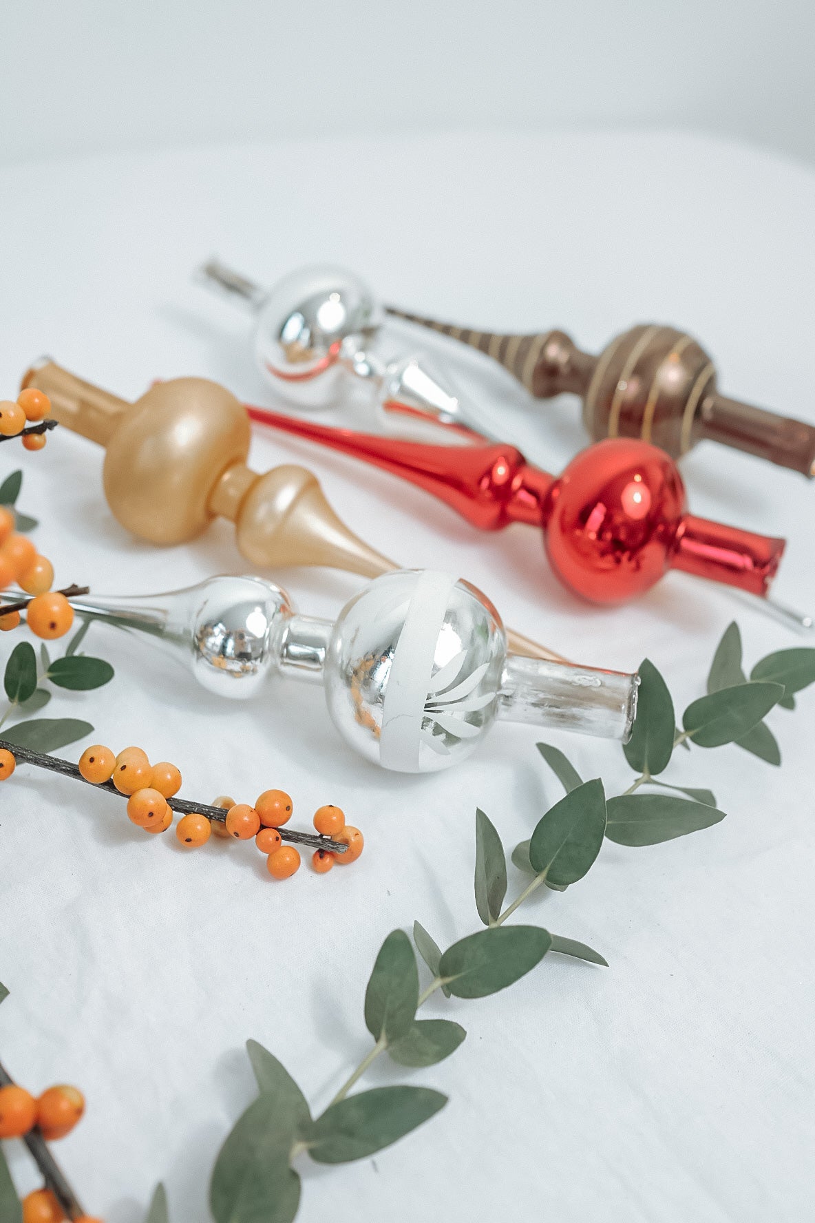 Various vintage peaks