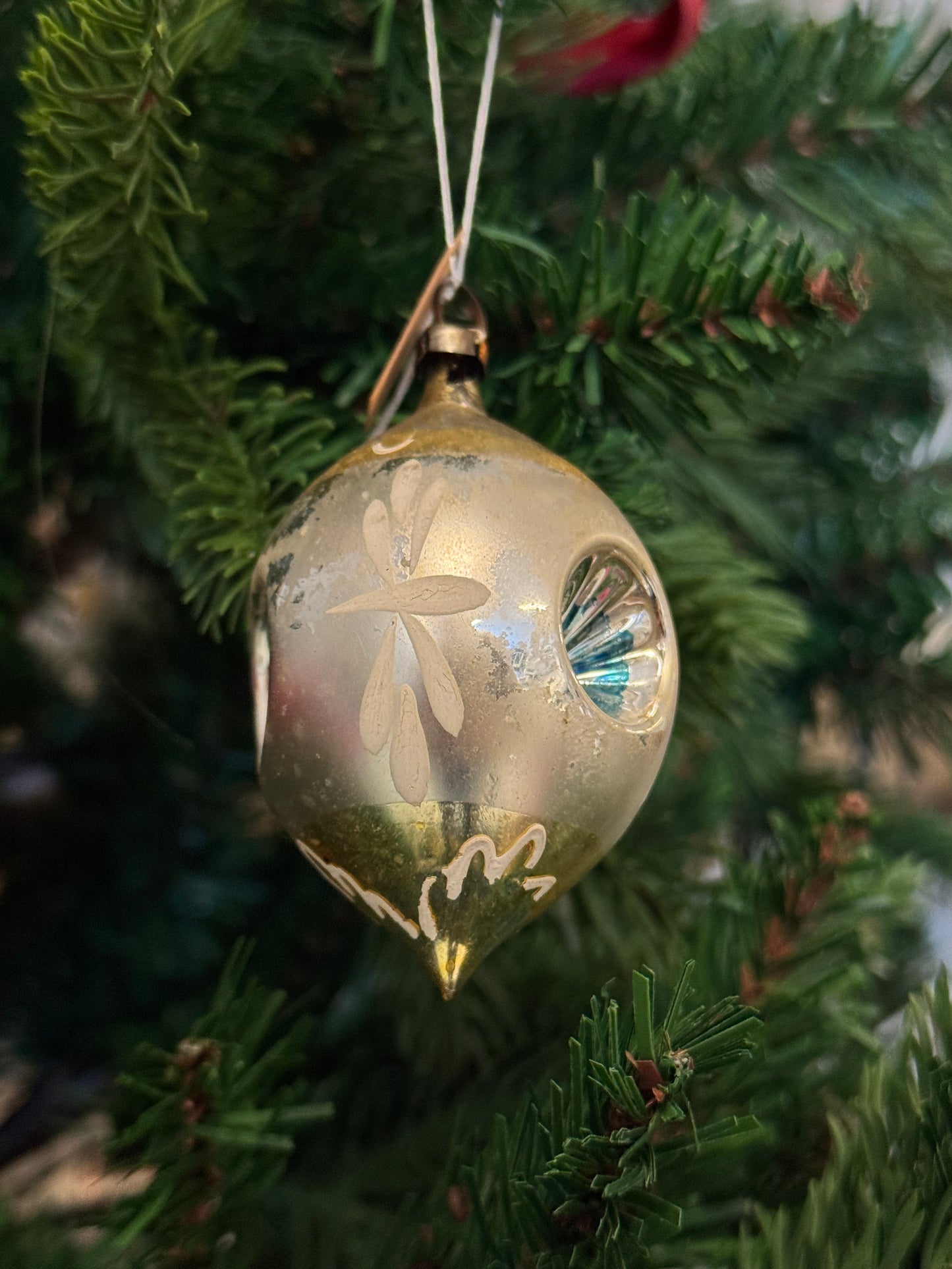 Vintage kerstbal zilveren pegel deuken