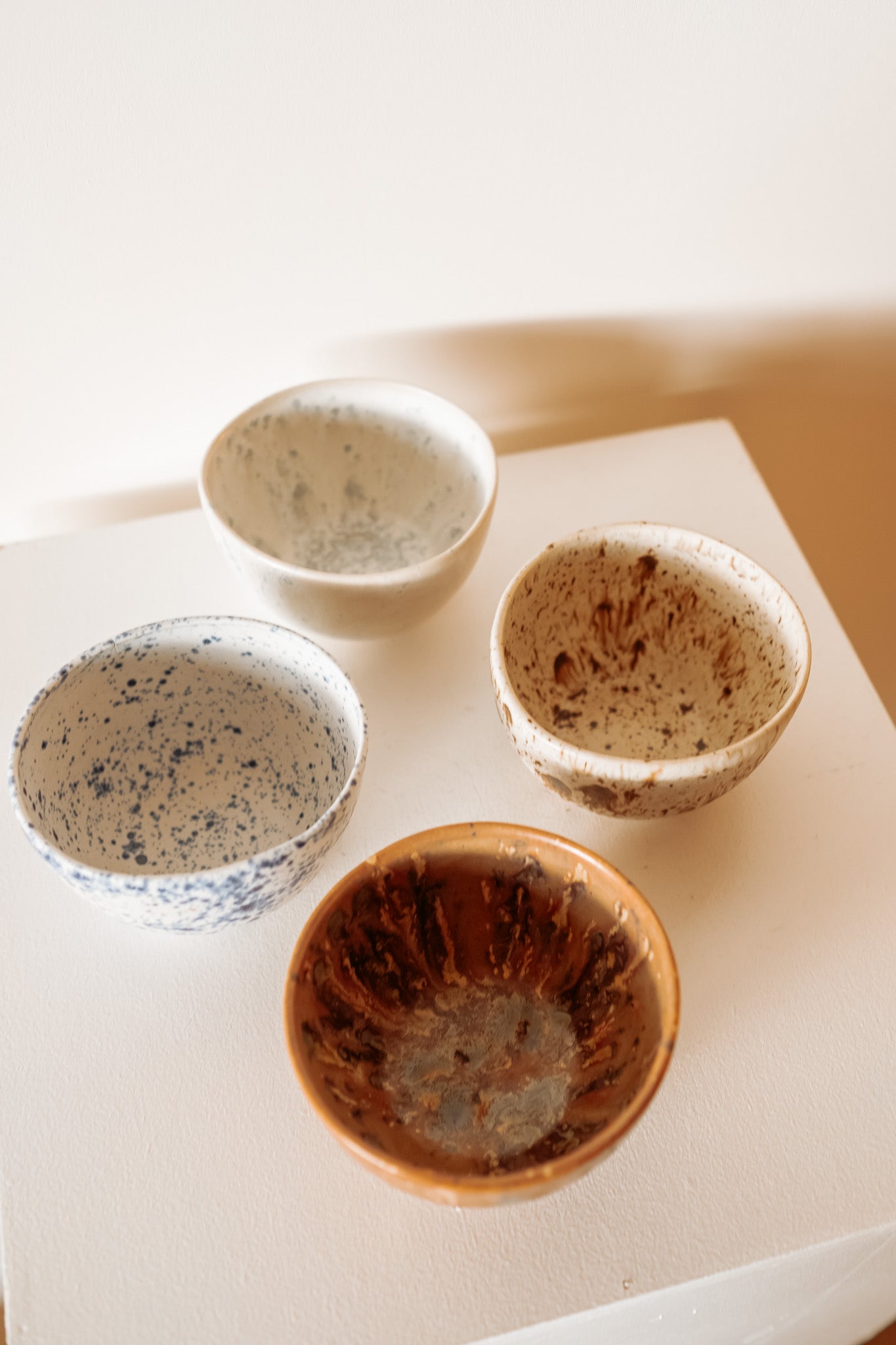 Unieke handgemaakte keramieken cappuccino mokken - set van 4