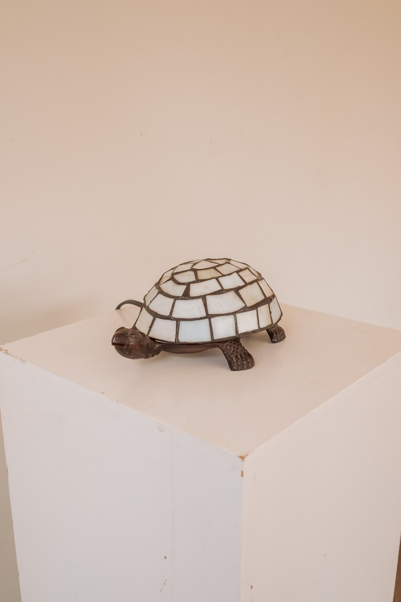Tiffany schildpad lampje - wit opaalglas