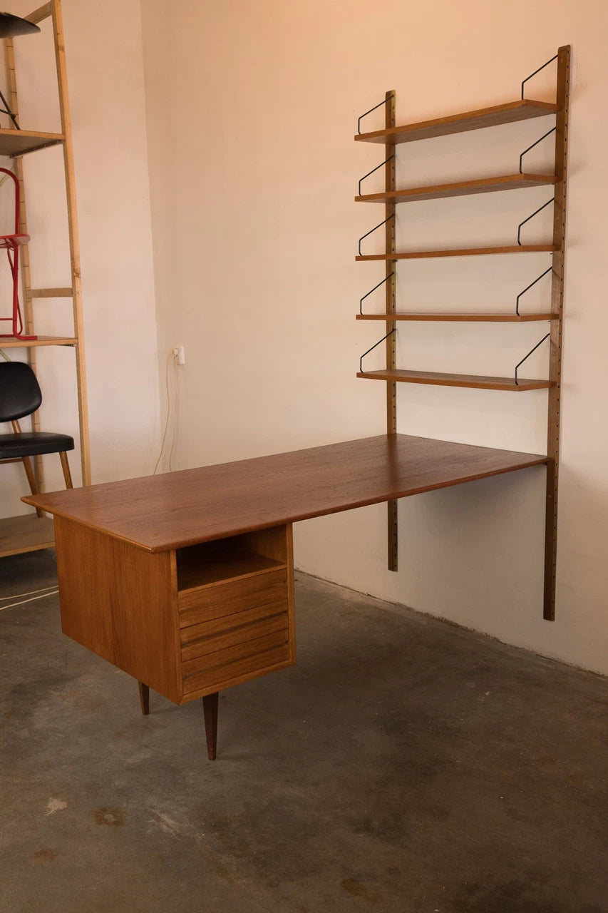 Heel Zeldzaam Bureau Wandmeubel van Poul Cadovius voor Royal Systems Copenhagen