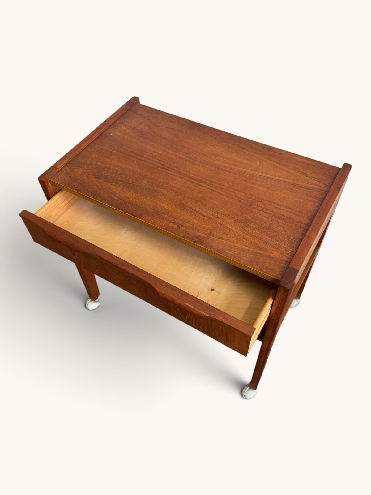 Deense vintage teak trolley op zwenkwieltjes met lade