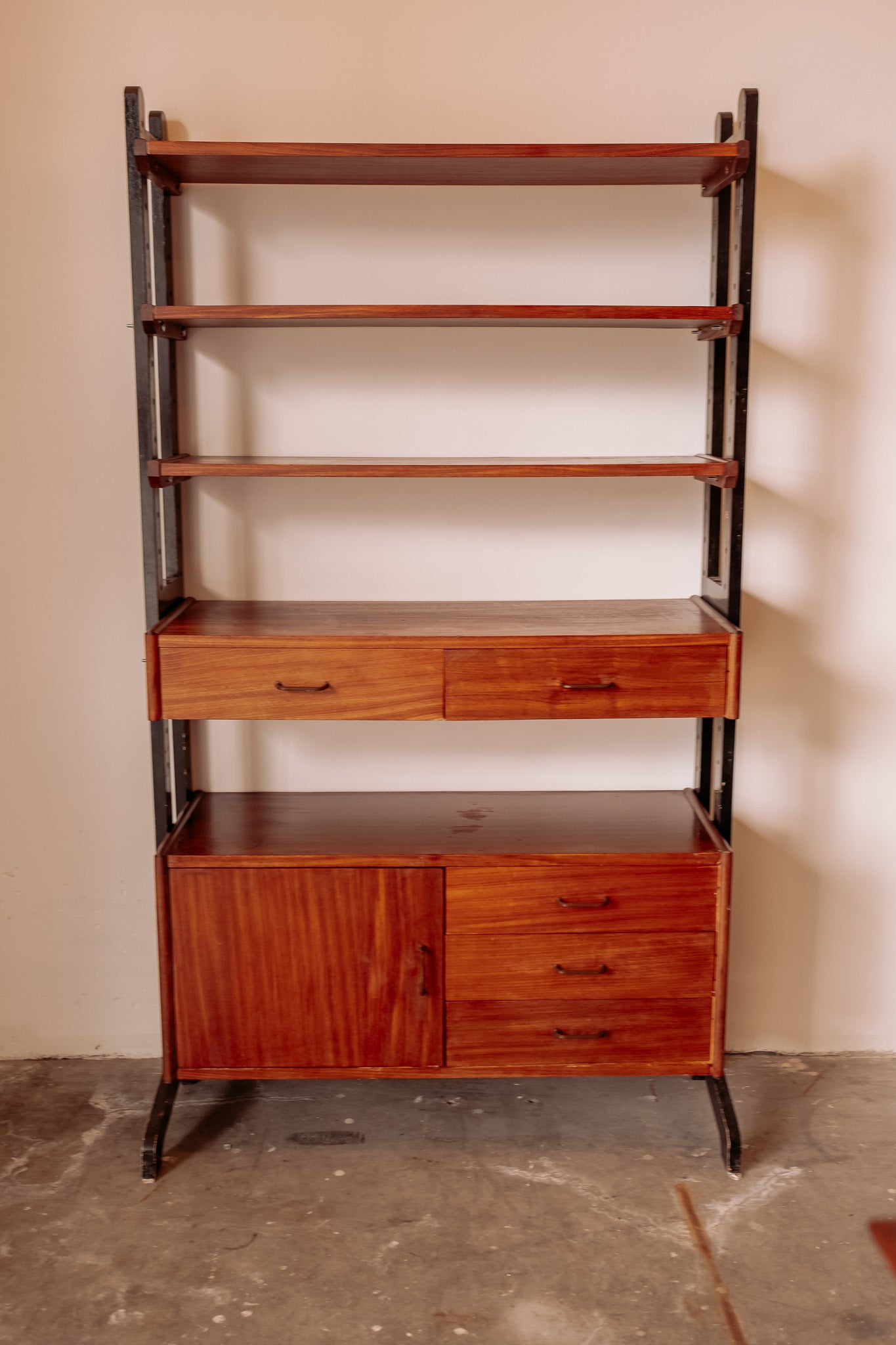 Simpla Lux modular wall unit