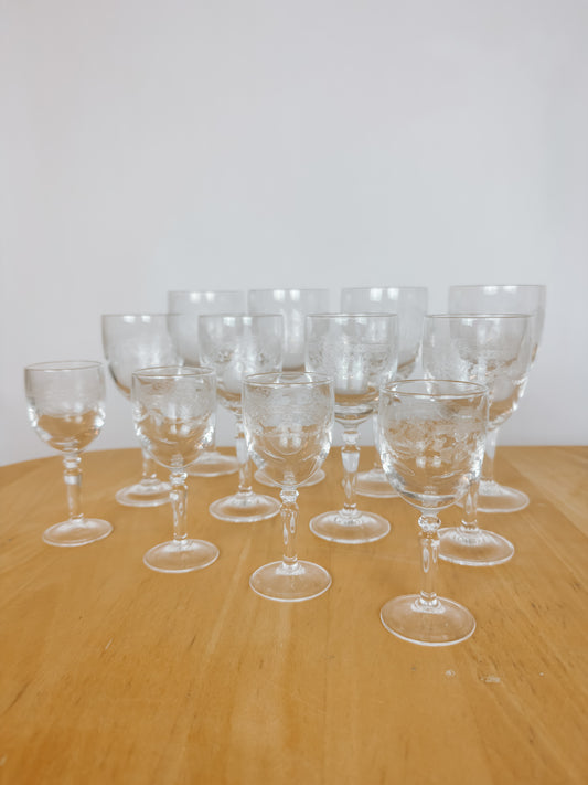 12-Delige vintage wijnglazen set met geslepen details