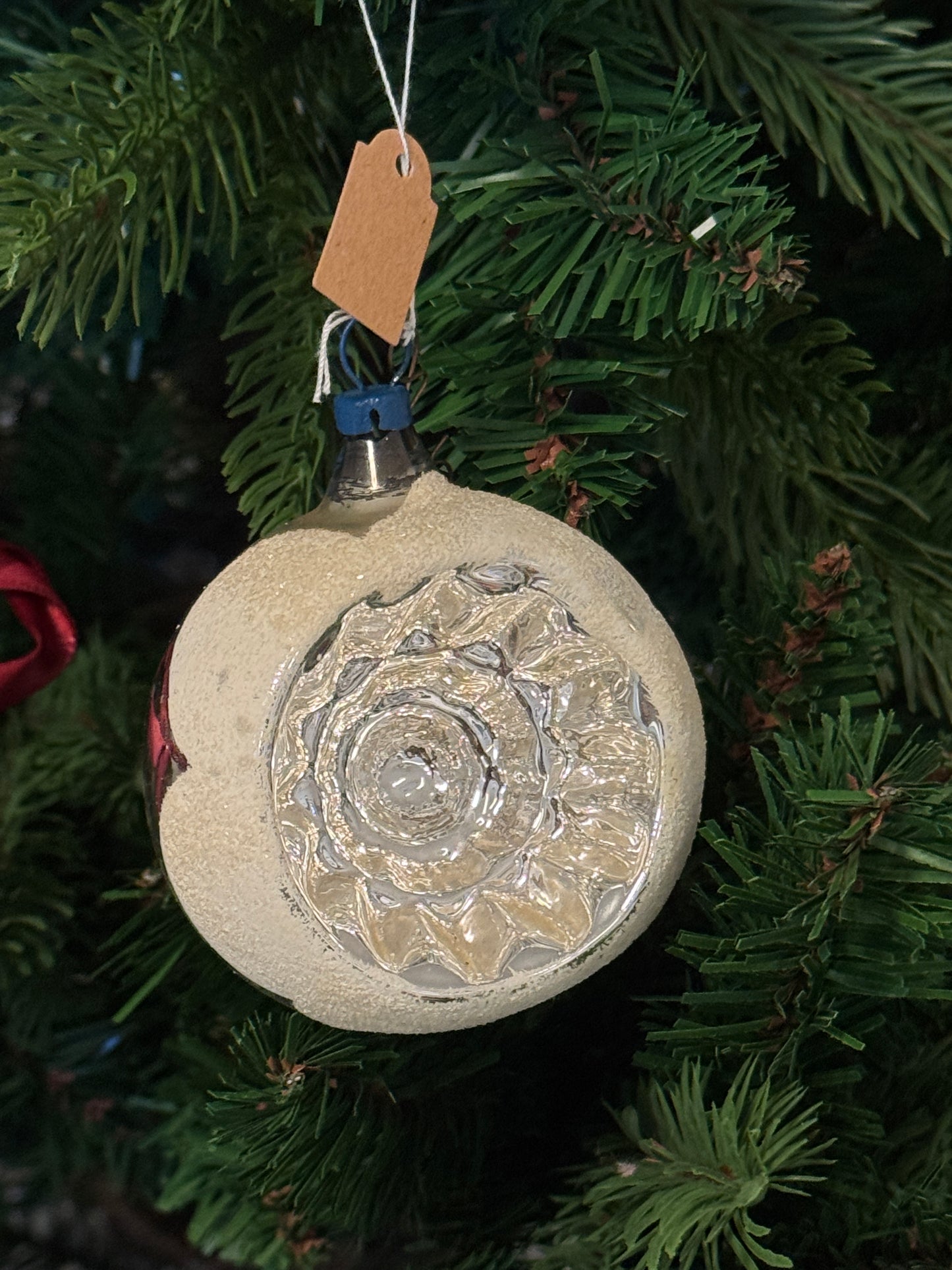 Vintage zilveren deuk kerstbal