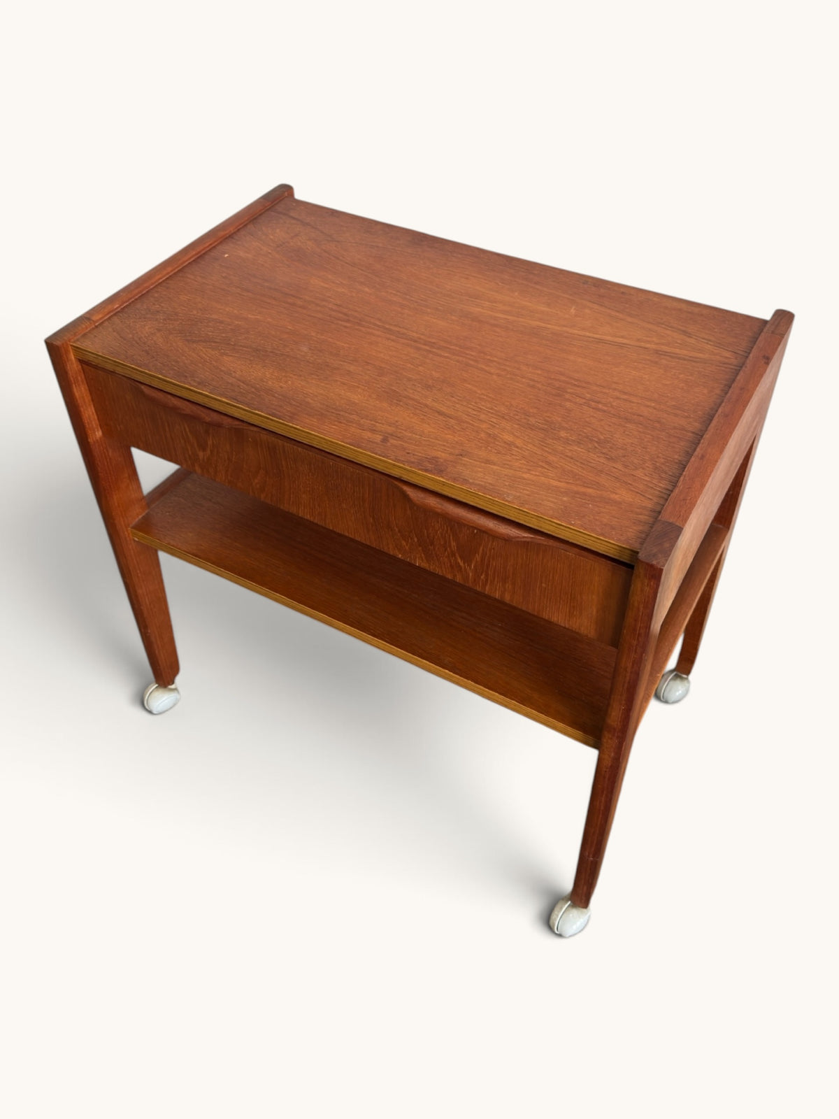 Deense vintage teak trolley op zwenkwieltjes met lade