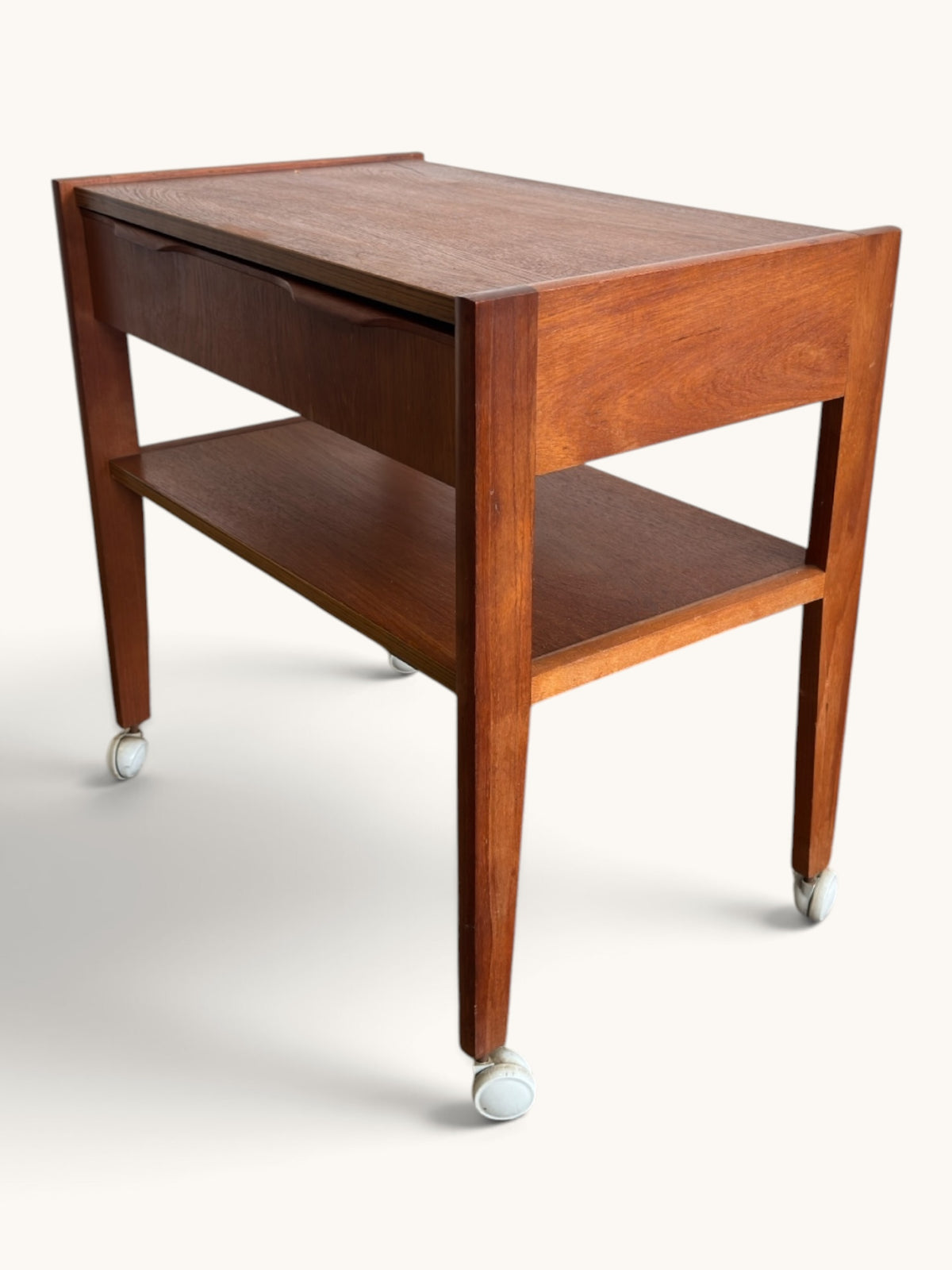 Deense vintage teak trolley op zwenkwieltjes met lade