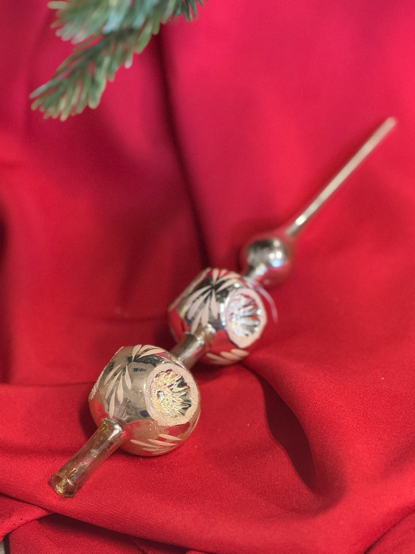 Vintage grote mondgeblazen zilveren piek met deuken