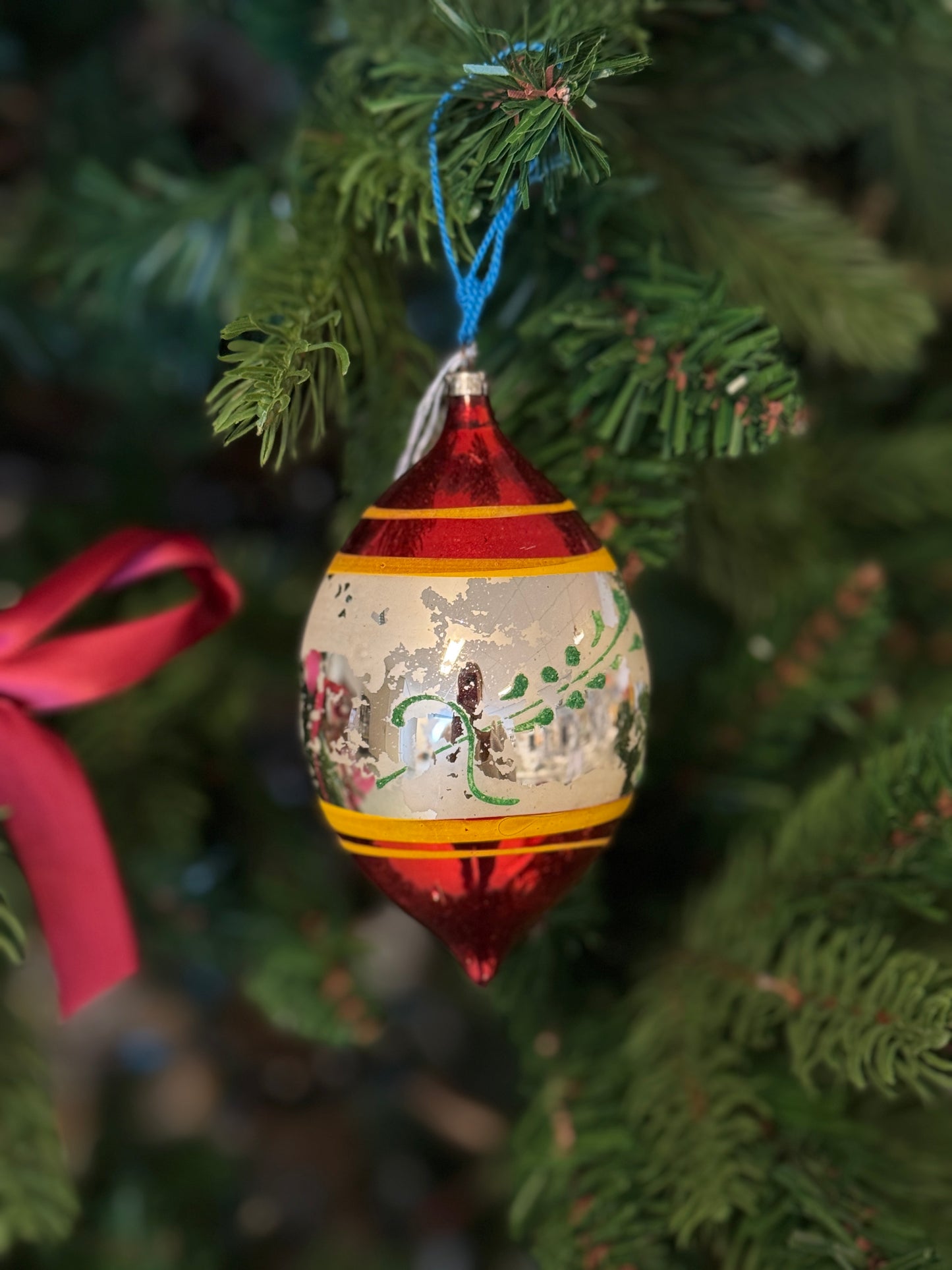 Vintage kerstbal rood/zilveren pegel