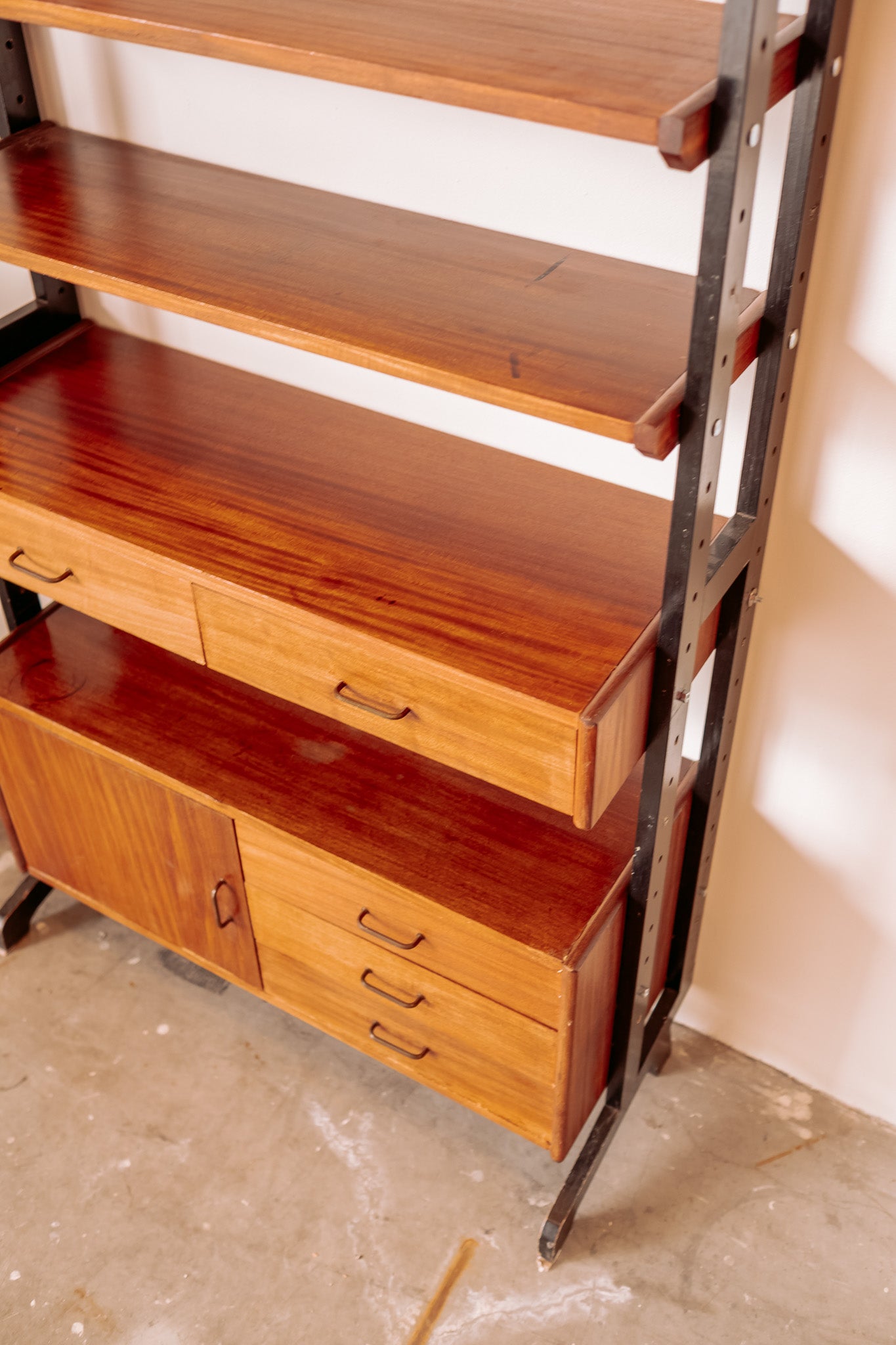 Simpla Lux modular wall unit