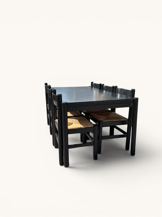Eettafel met 6 stoelen van Vico Magistretti voor Cassina