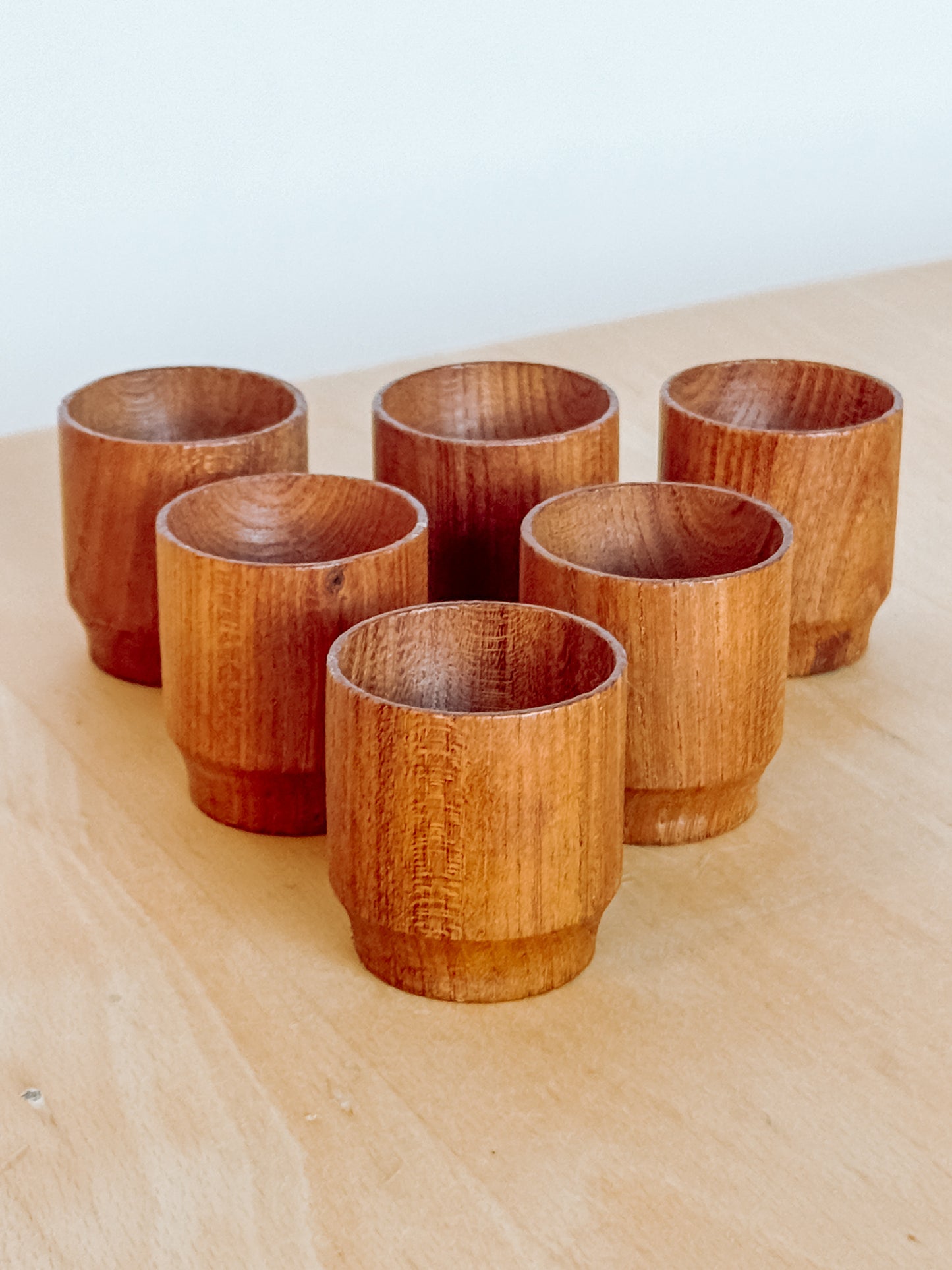 Set van 6 houten Deense eierdoppen