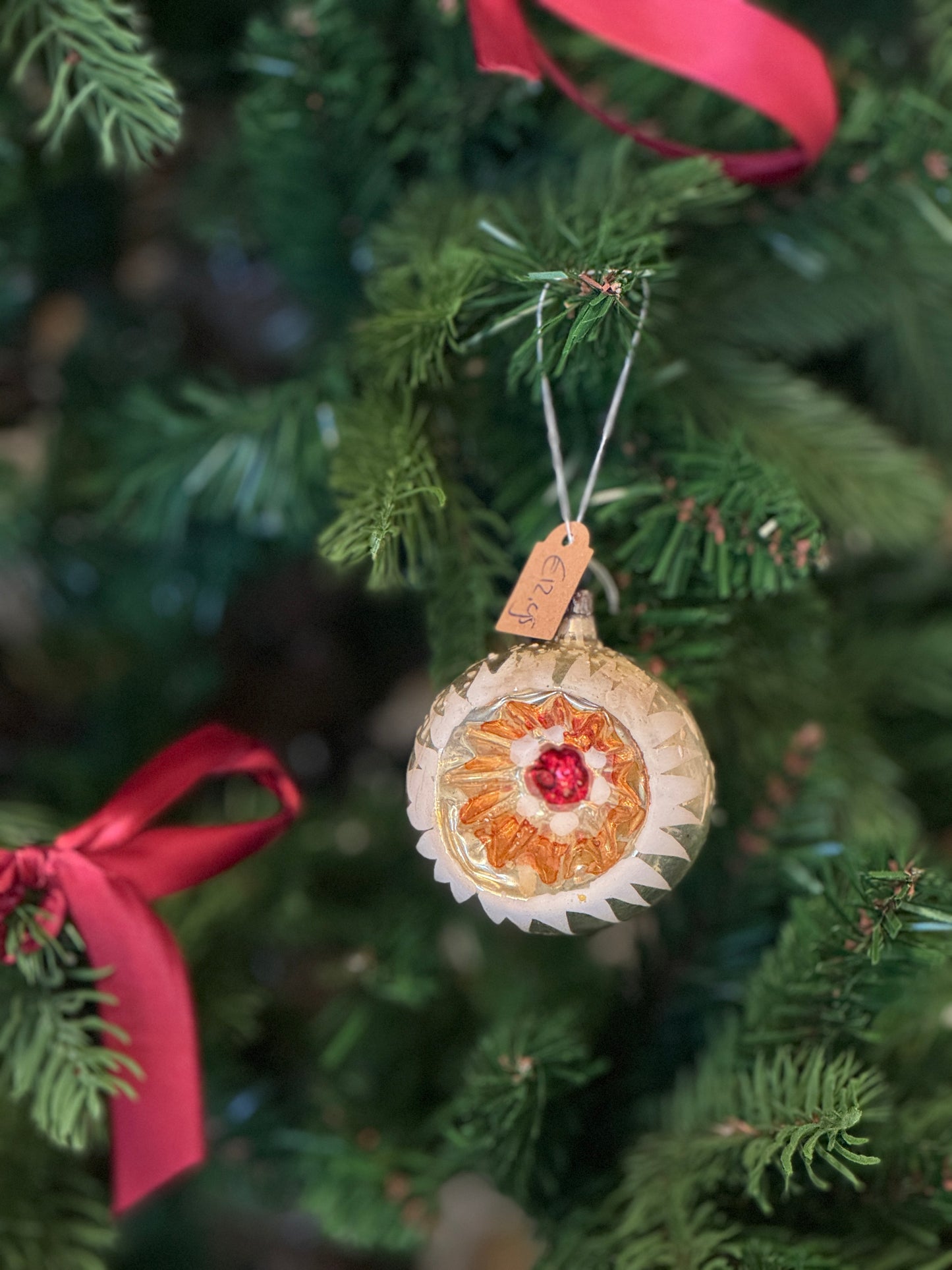 Antieke mondgeblazen deuk kerstbal