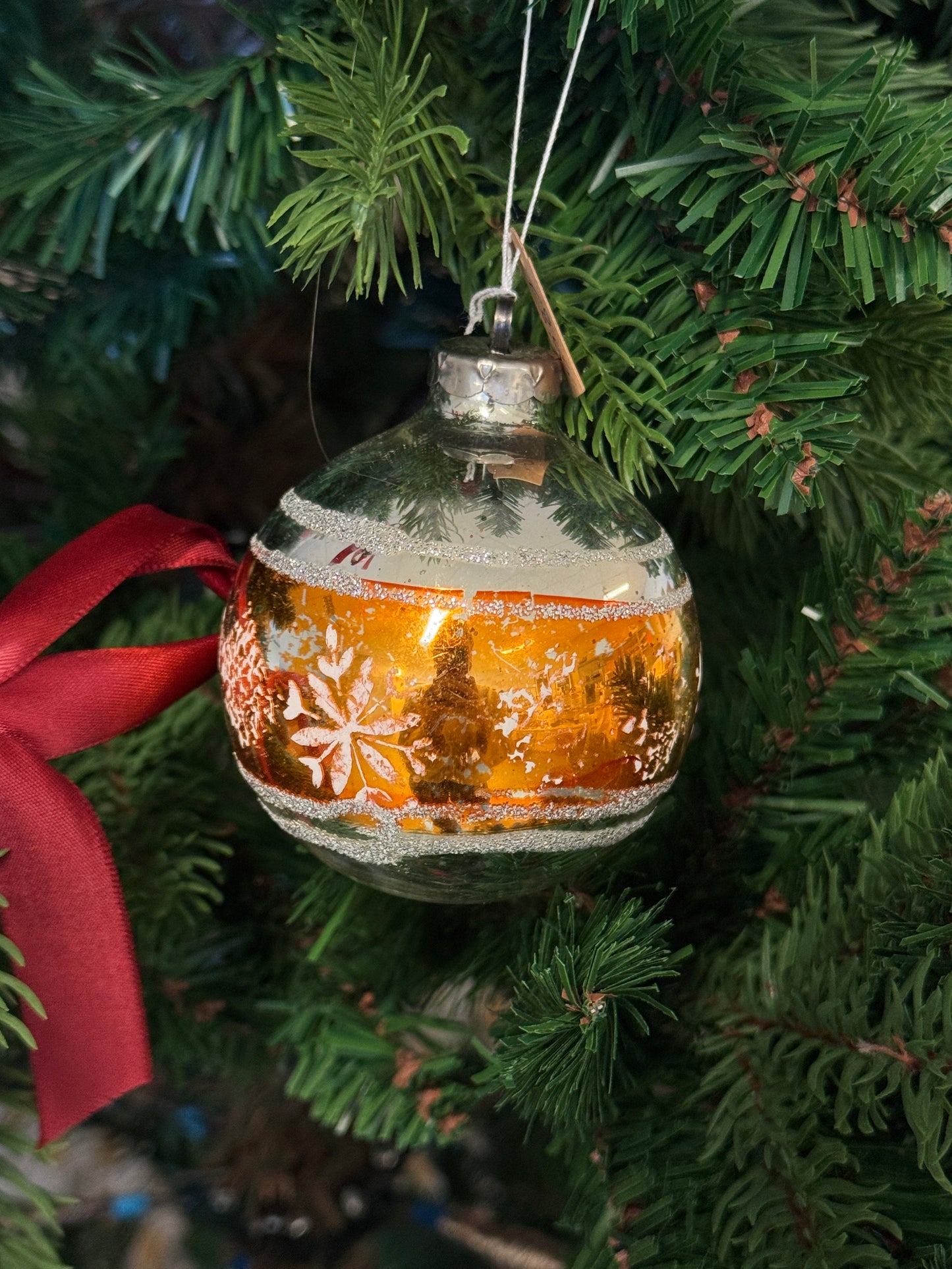 Grote handgemaakte vintage glazen kerstbal zilver/goudgeel