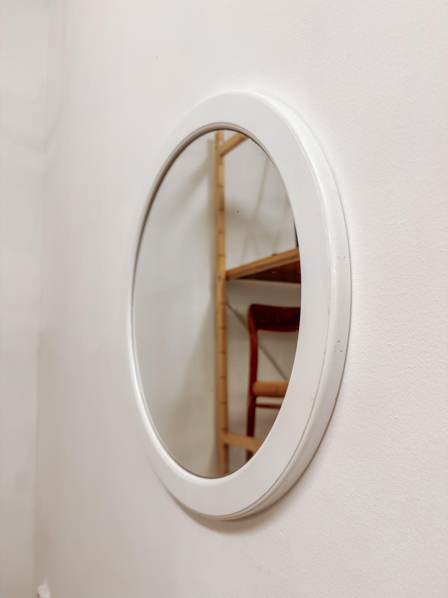 Vintage grote ronde spiegel met witte rand