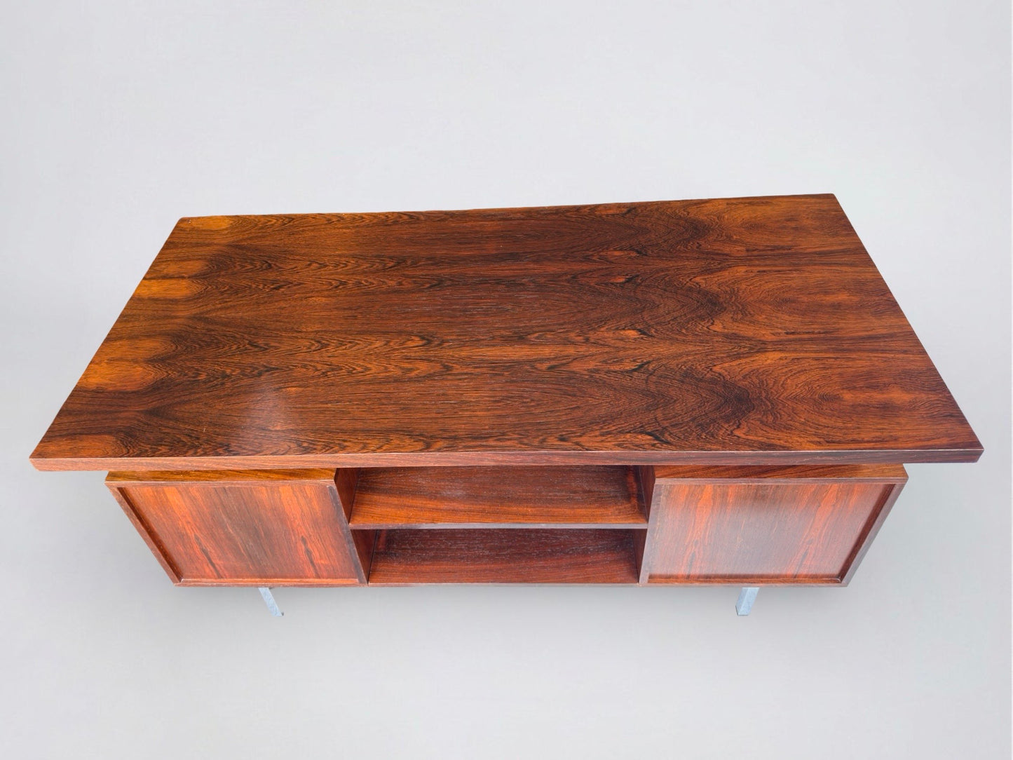 Vrijstaand vintage palissander bureau, jaren 60