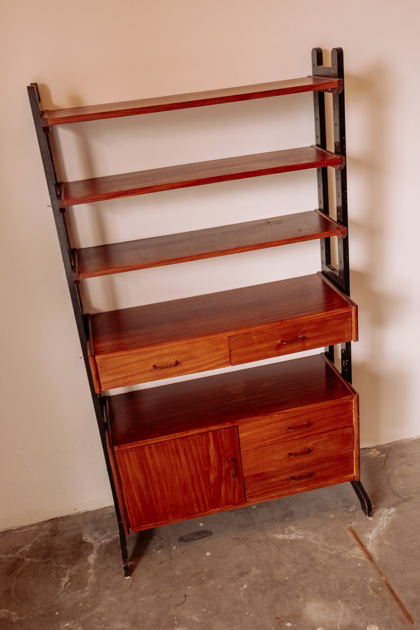 Simpla Lux modular wall unit