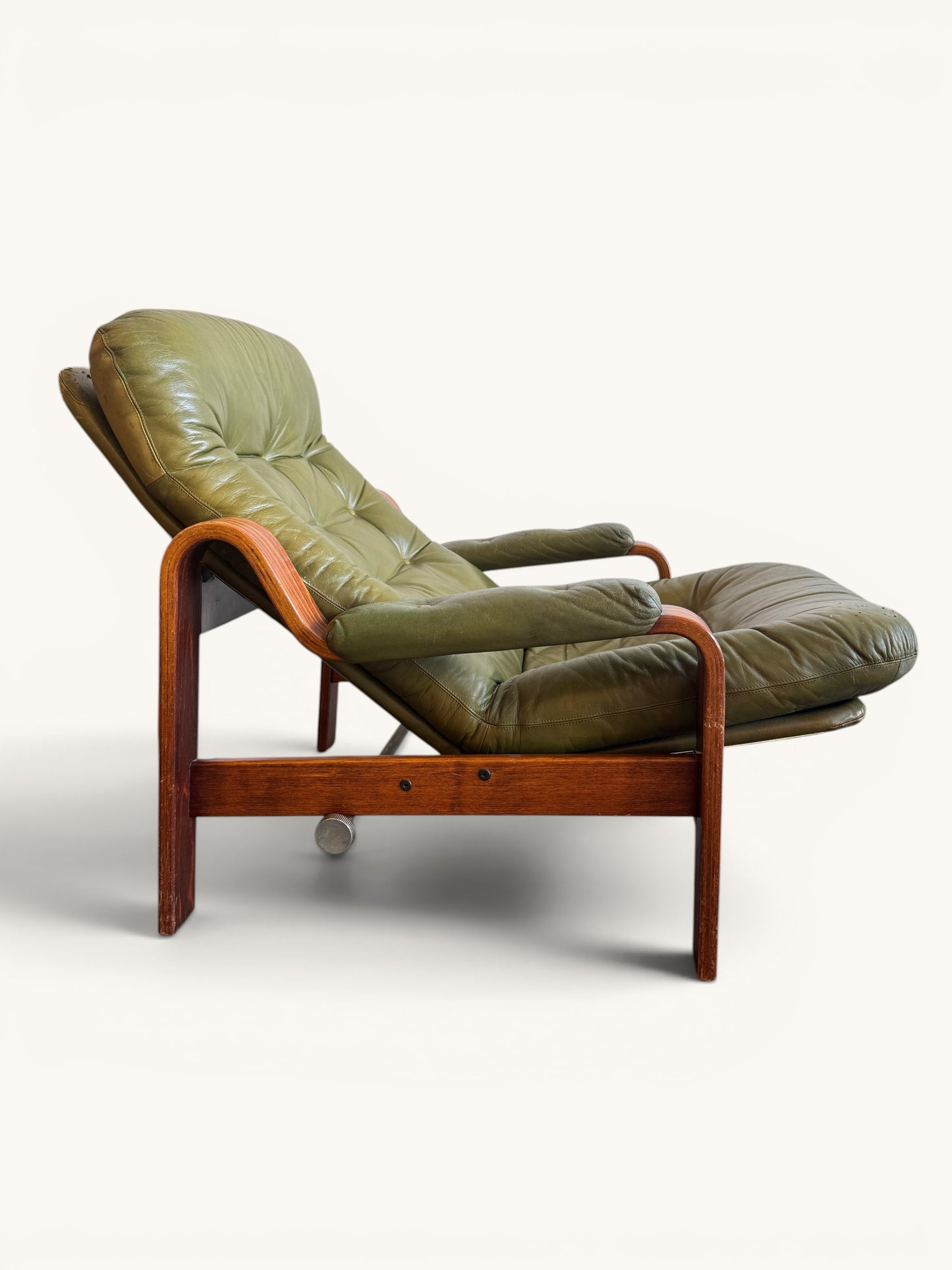 Set van 2 olijfgroene loungestoelen – Göte Möbler, Zweden, jaren 70