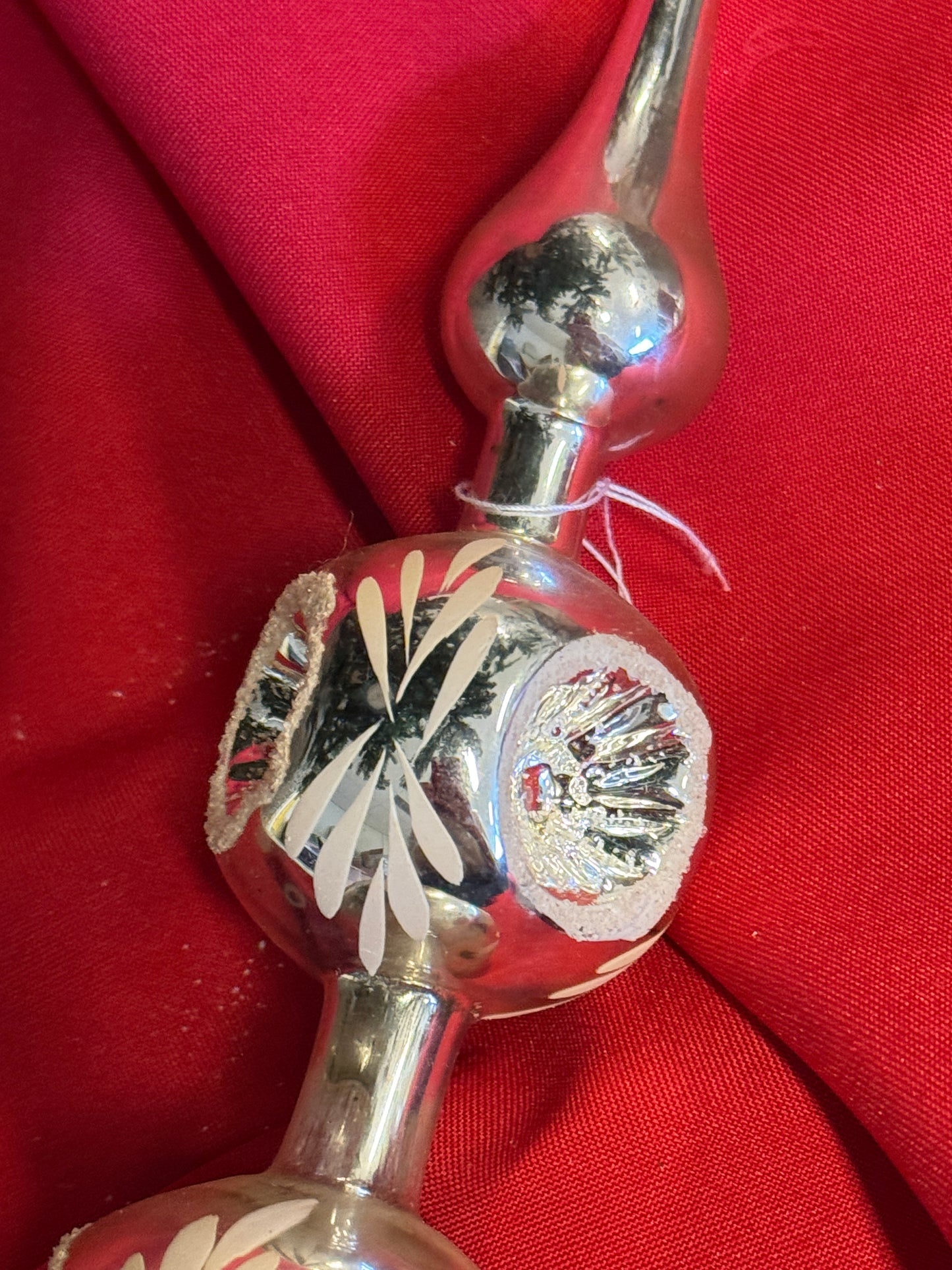 Vintage grote mondgeblazen zilveren piek met deuken