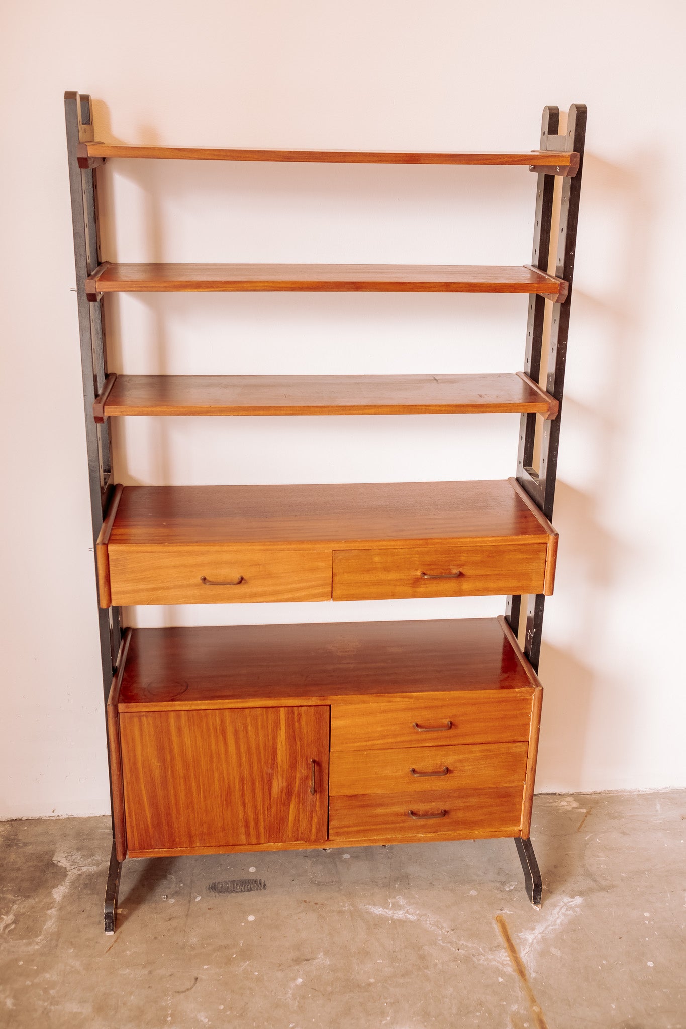 Simpla Lux modular wall unit