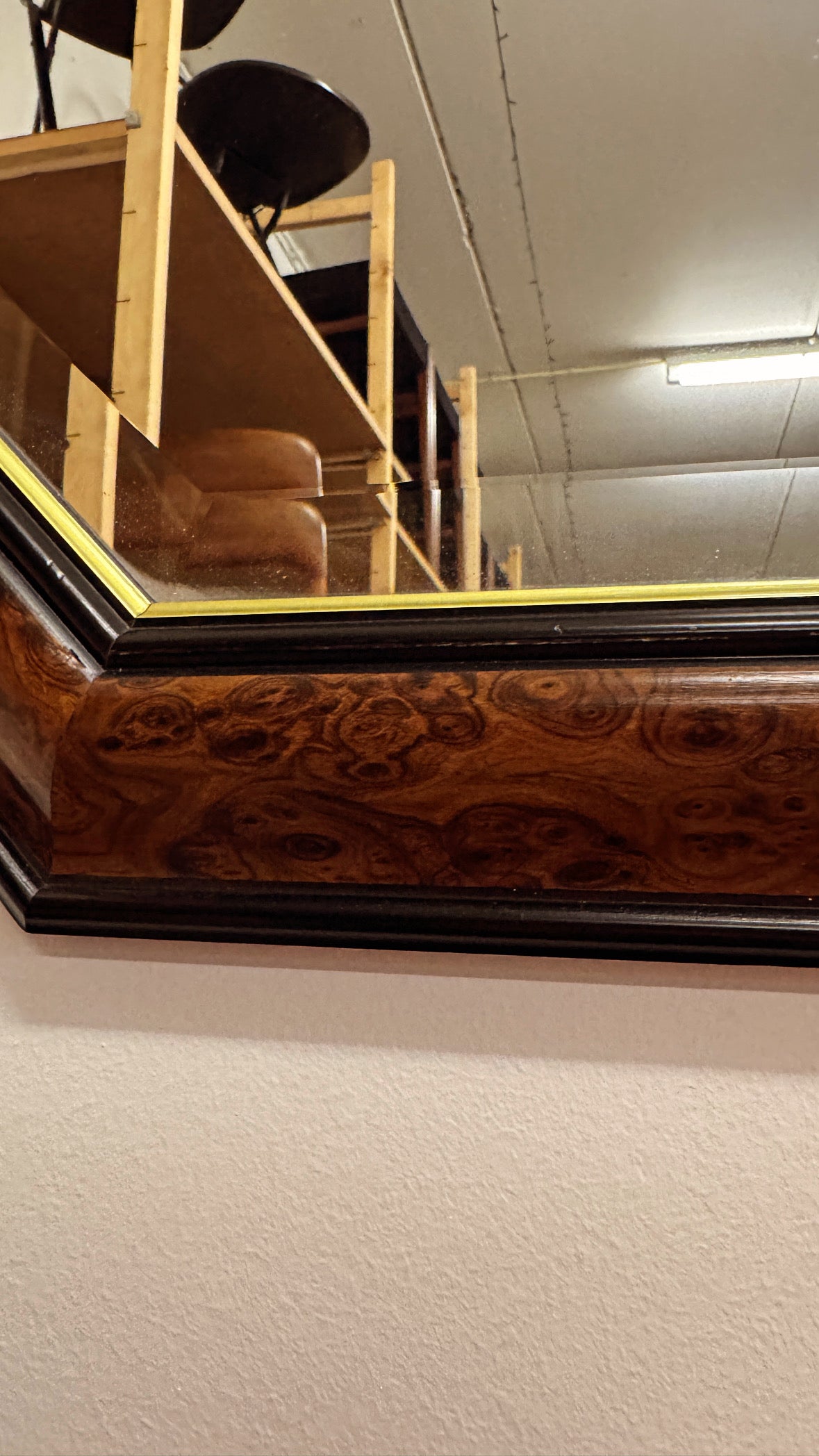Vintage spiegel met burl wood lijst
