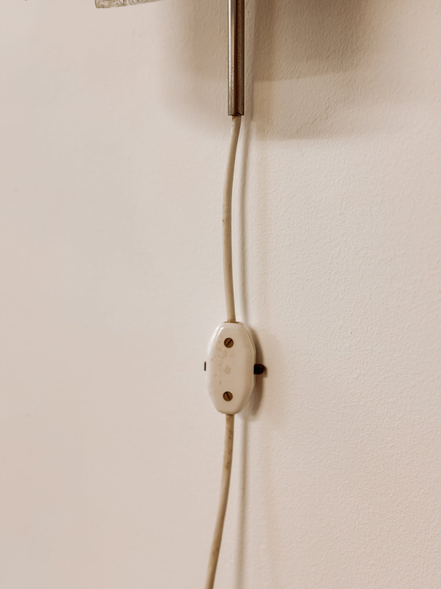 Hangende Mid Century glazen wandlamp, jaren 60