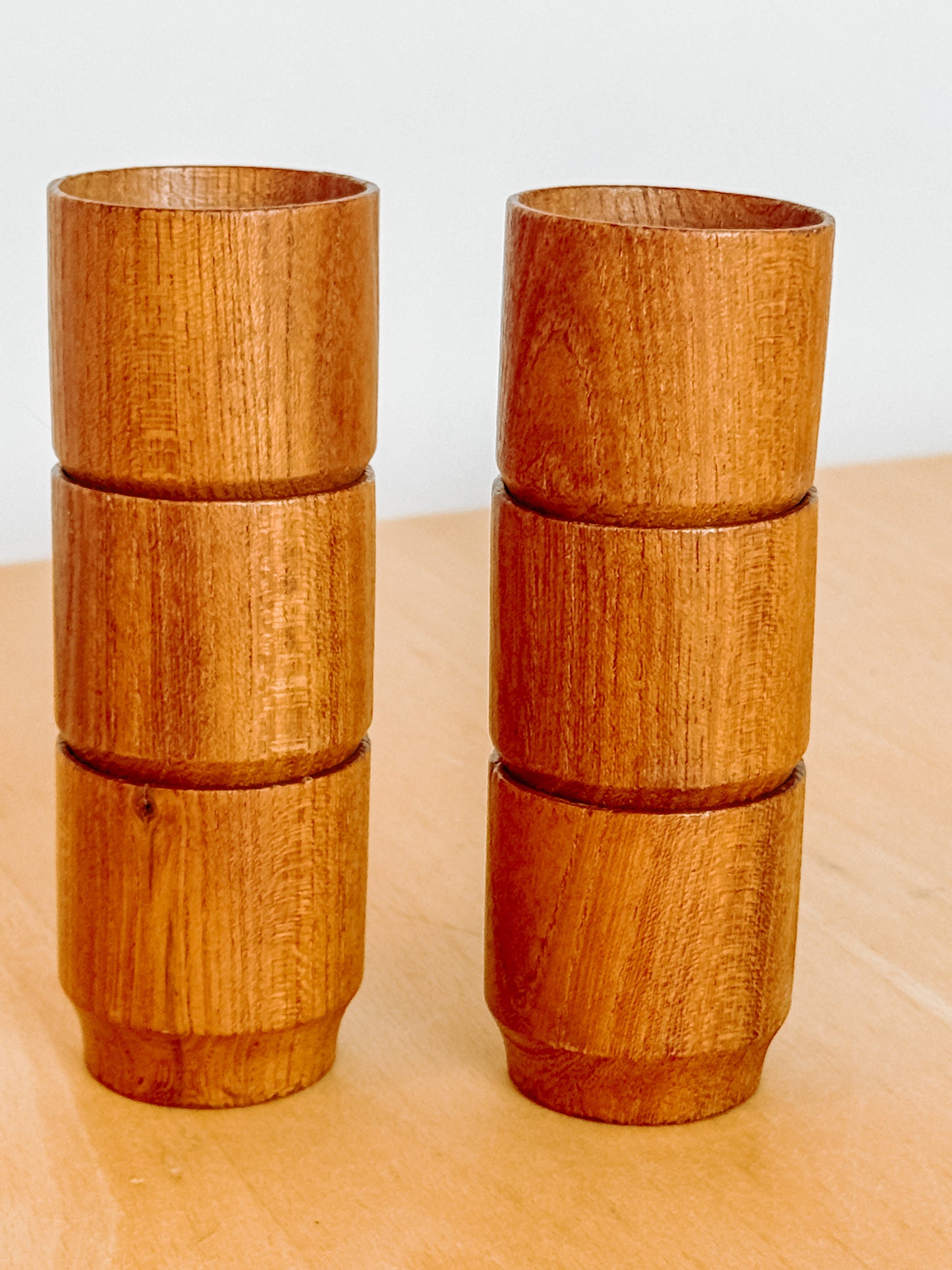 Set van 6 houten Deense eierdoppen
