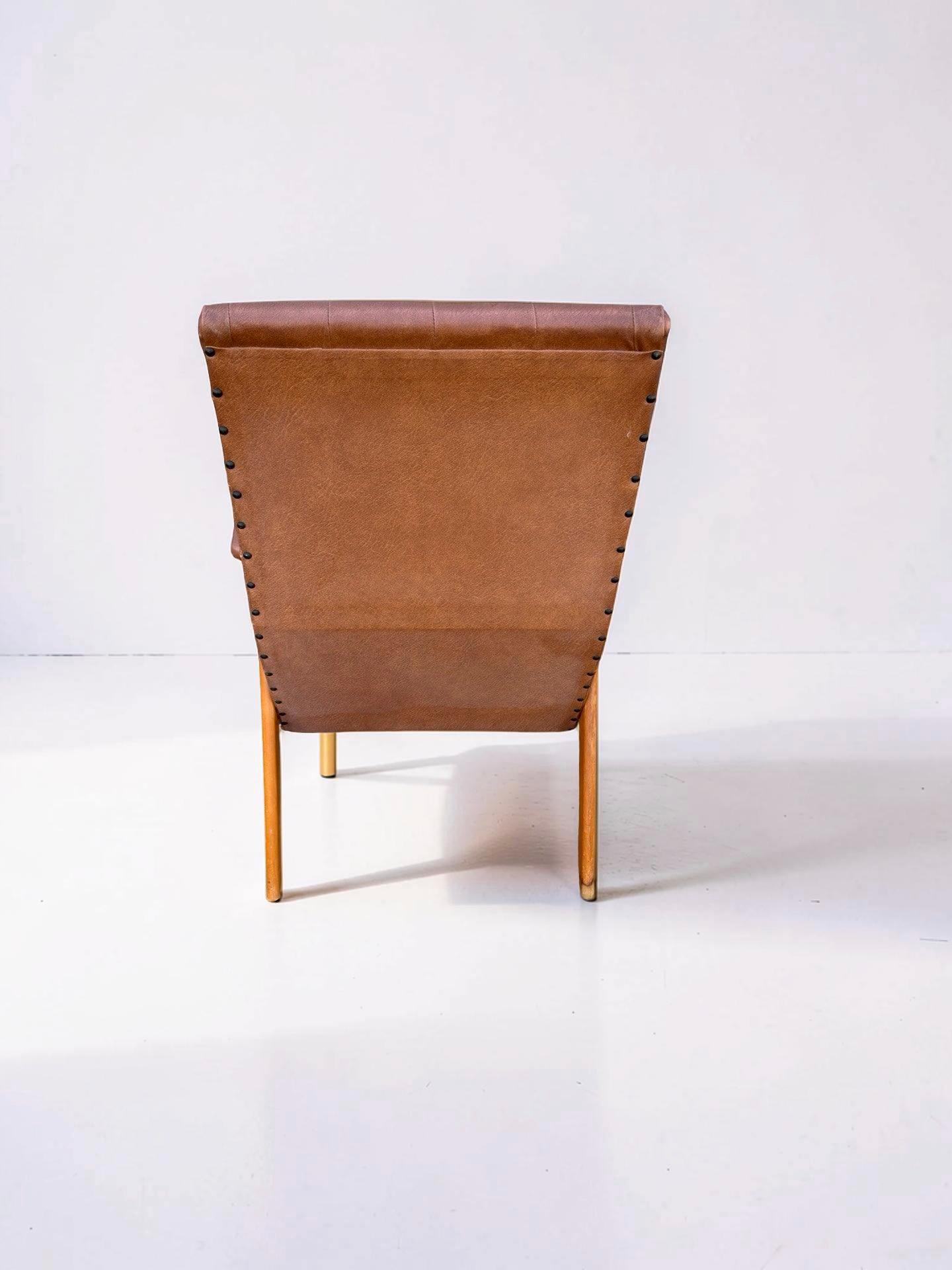 Vintage fauteuil van lichtbruin skai leer, jaren 60
