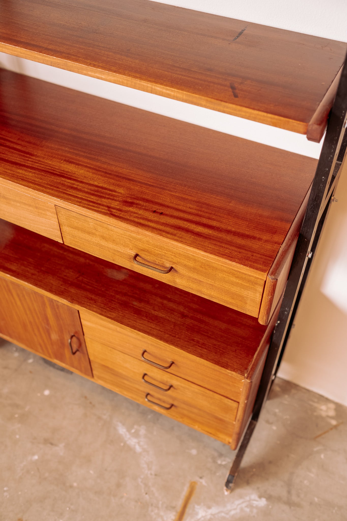 Simpla Lux modular wall unit