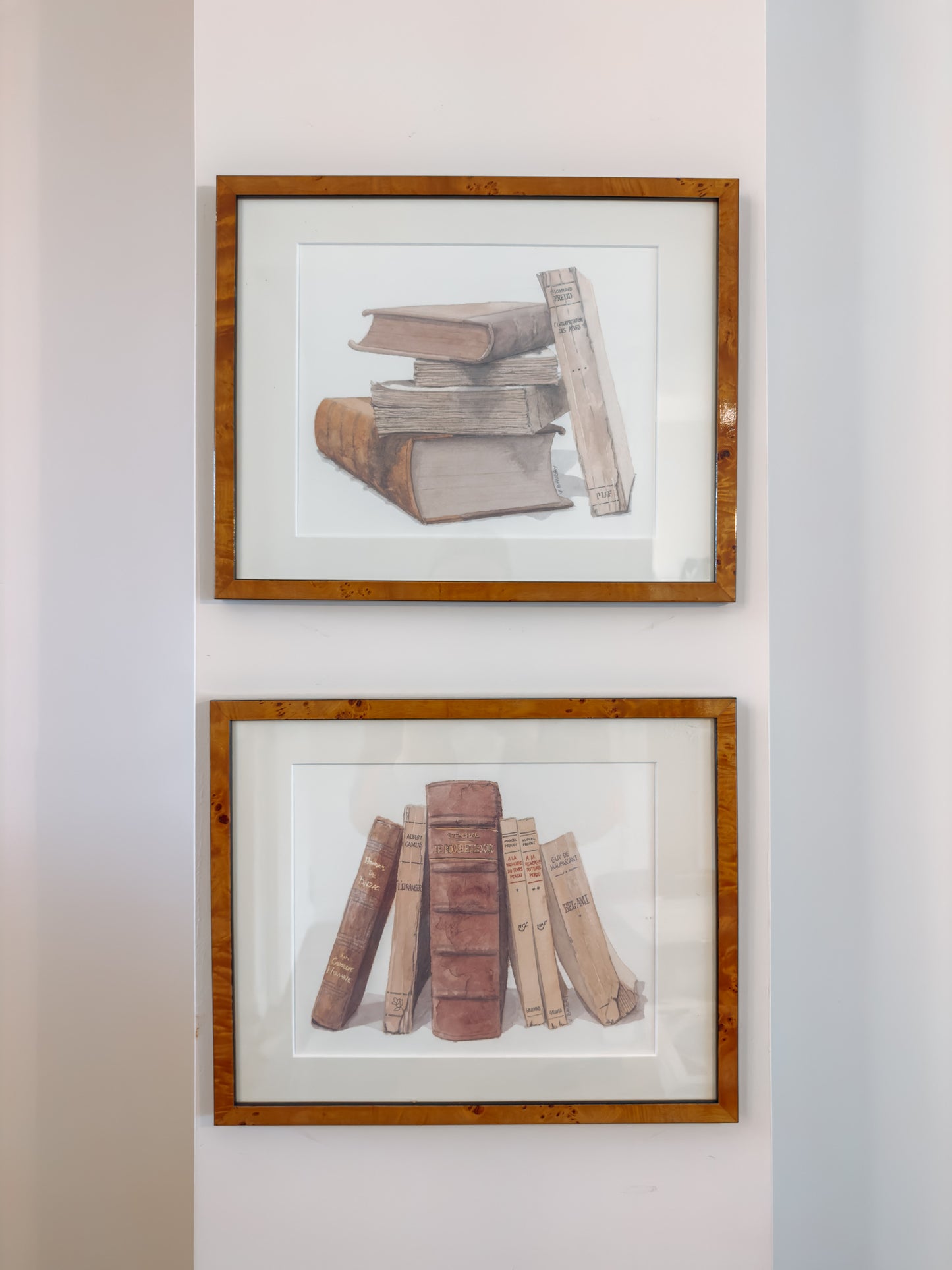 Aquarellen van boeken in burlwood lijst, set van 2