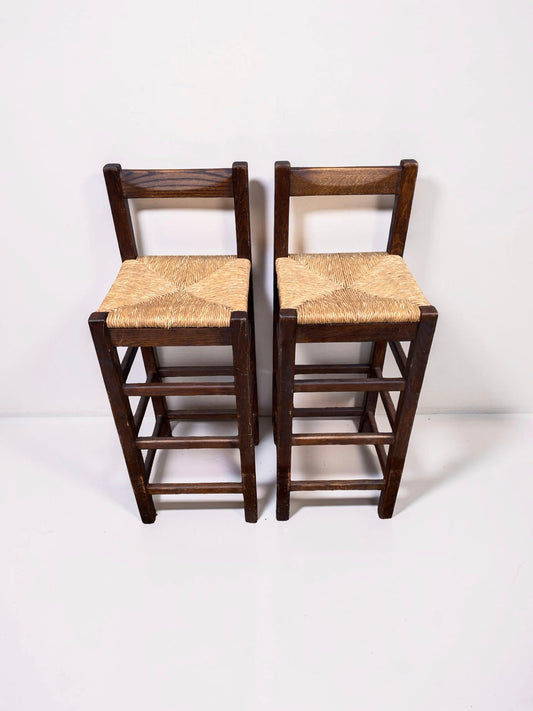 Set van 2 vintage houten barkrukken met biezen zitting