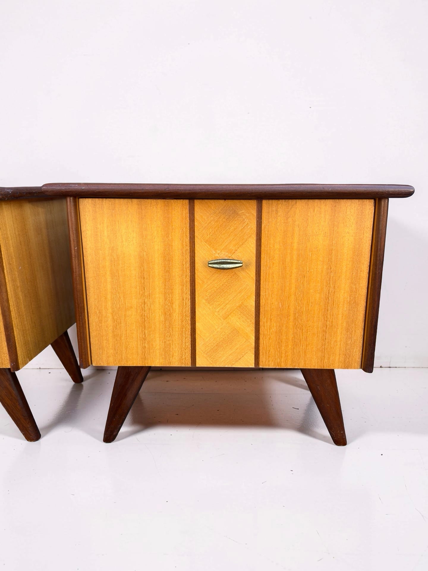 Set van 2 vintage nachtkastjes, jaren 60