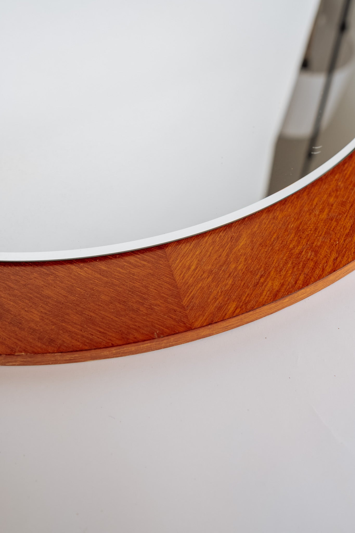 Ronde teak fineer XL spiegel