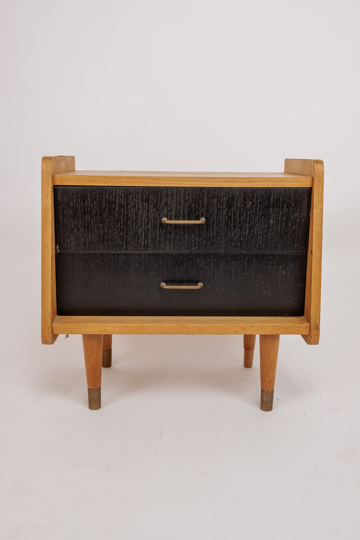 Jaren 60 nachtkastje met 2 lades