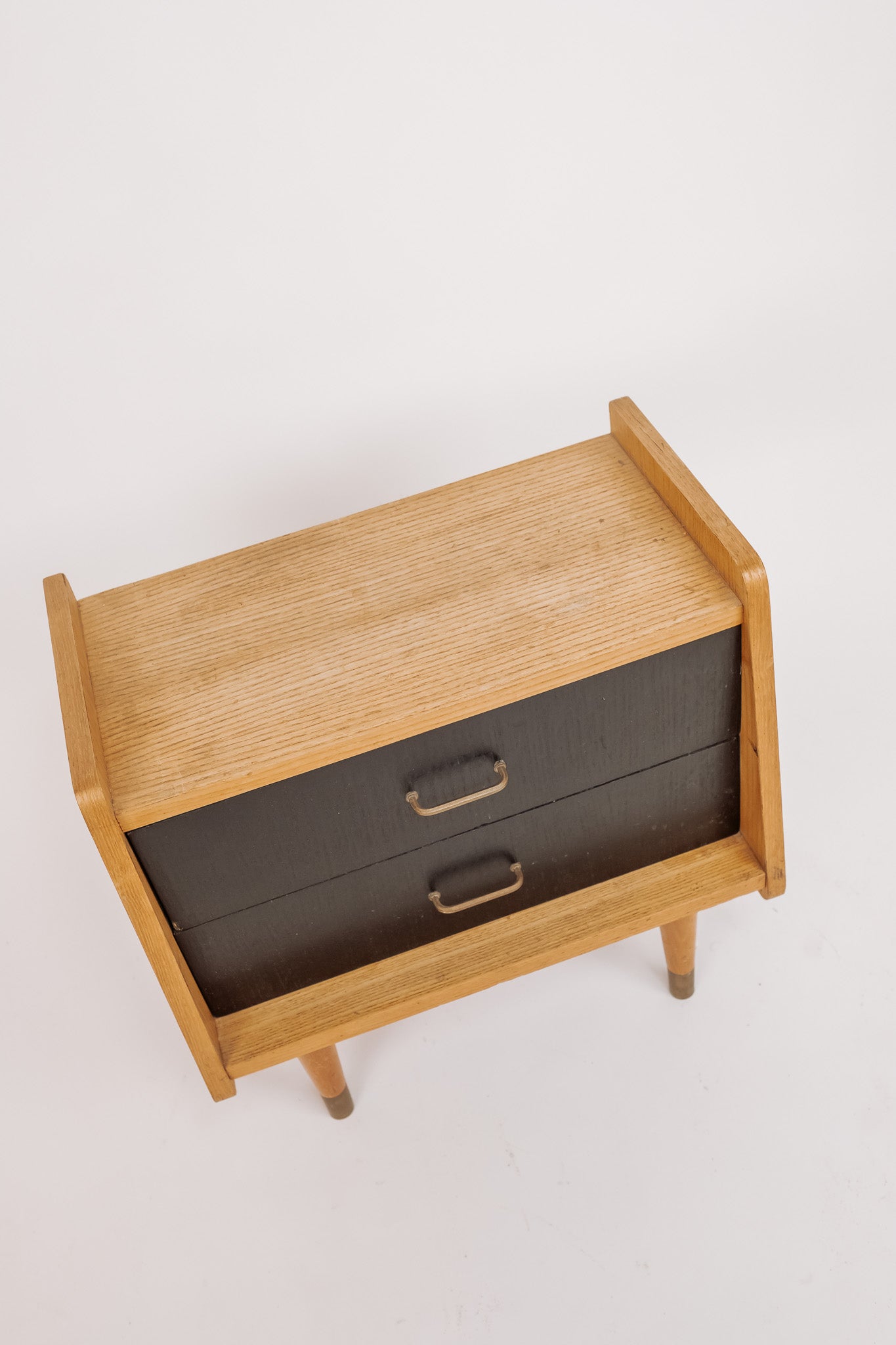 Jaren 60 nachtkastje met 2 lades