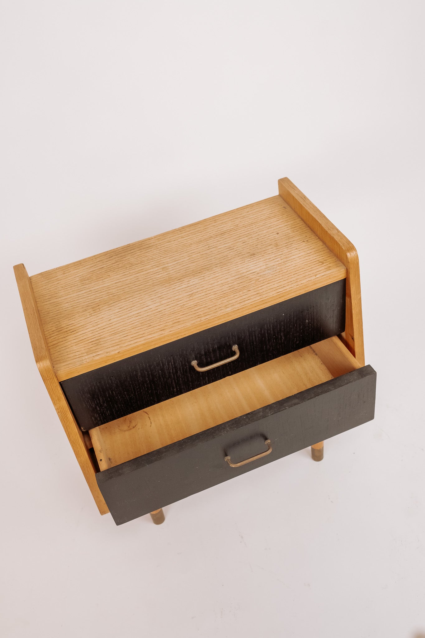 Jaren 60 nachtkastje met 2 lades