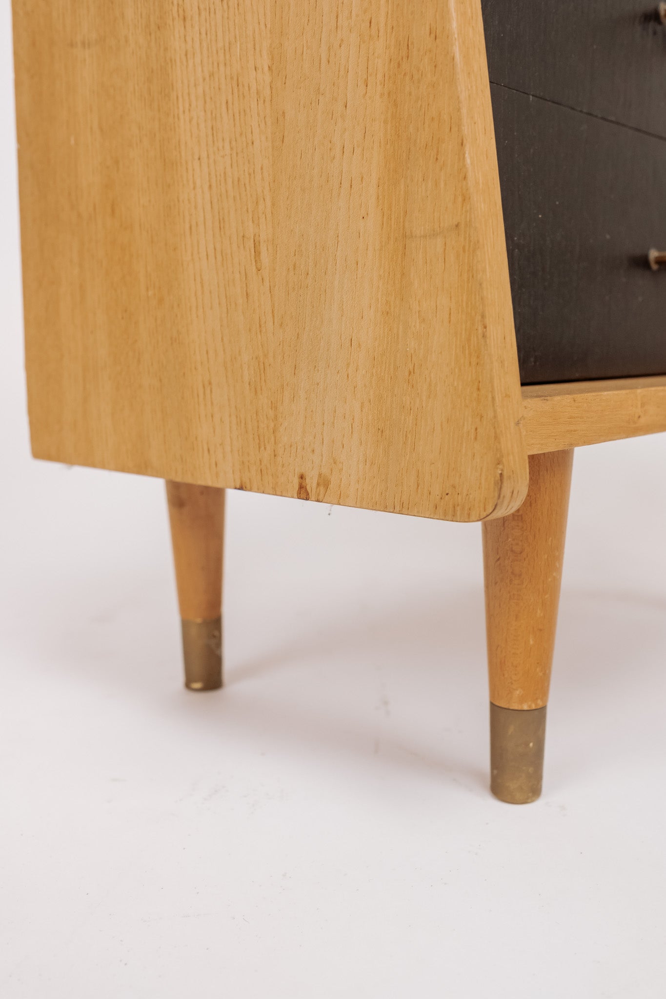 Jaren 60 nachtkastje met 2 lades