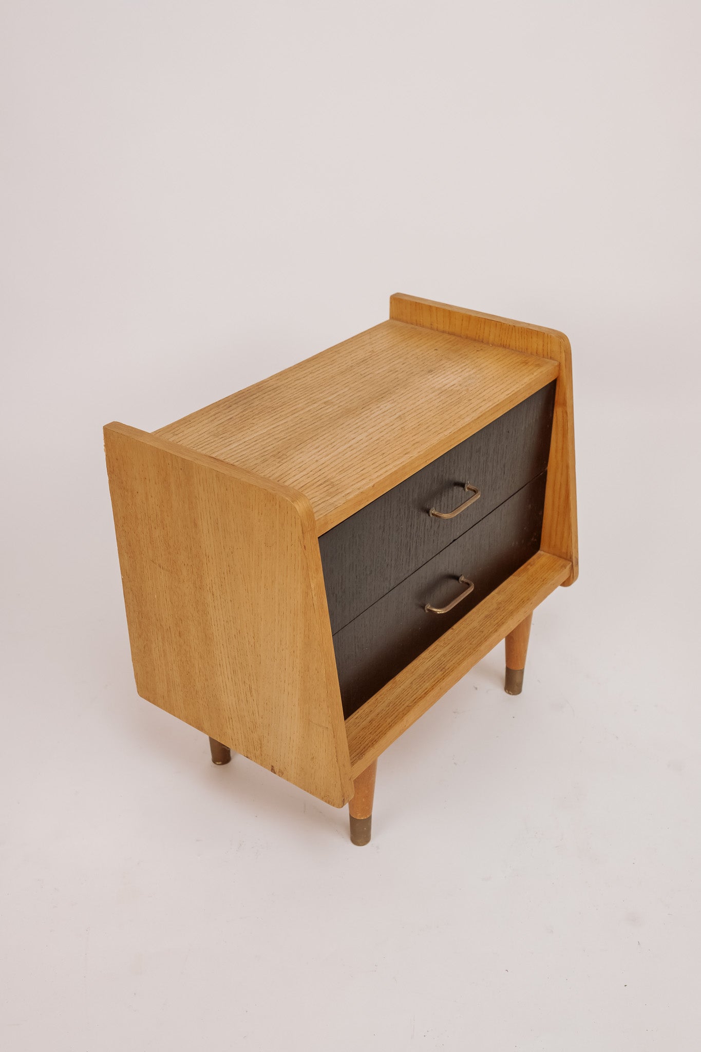 Jaren 60 nachtkastje met 2 lades