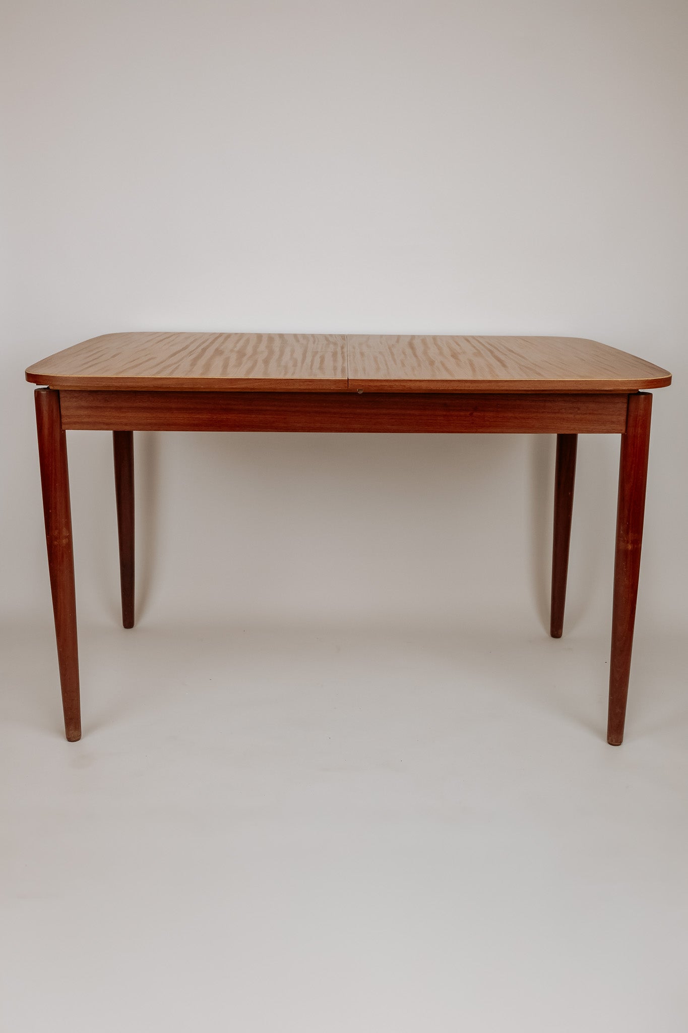 Uitschuifbare vintage eettafel met ronde hoeken, jaren 60