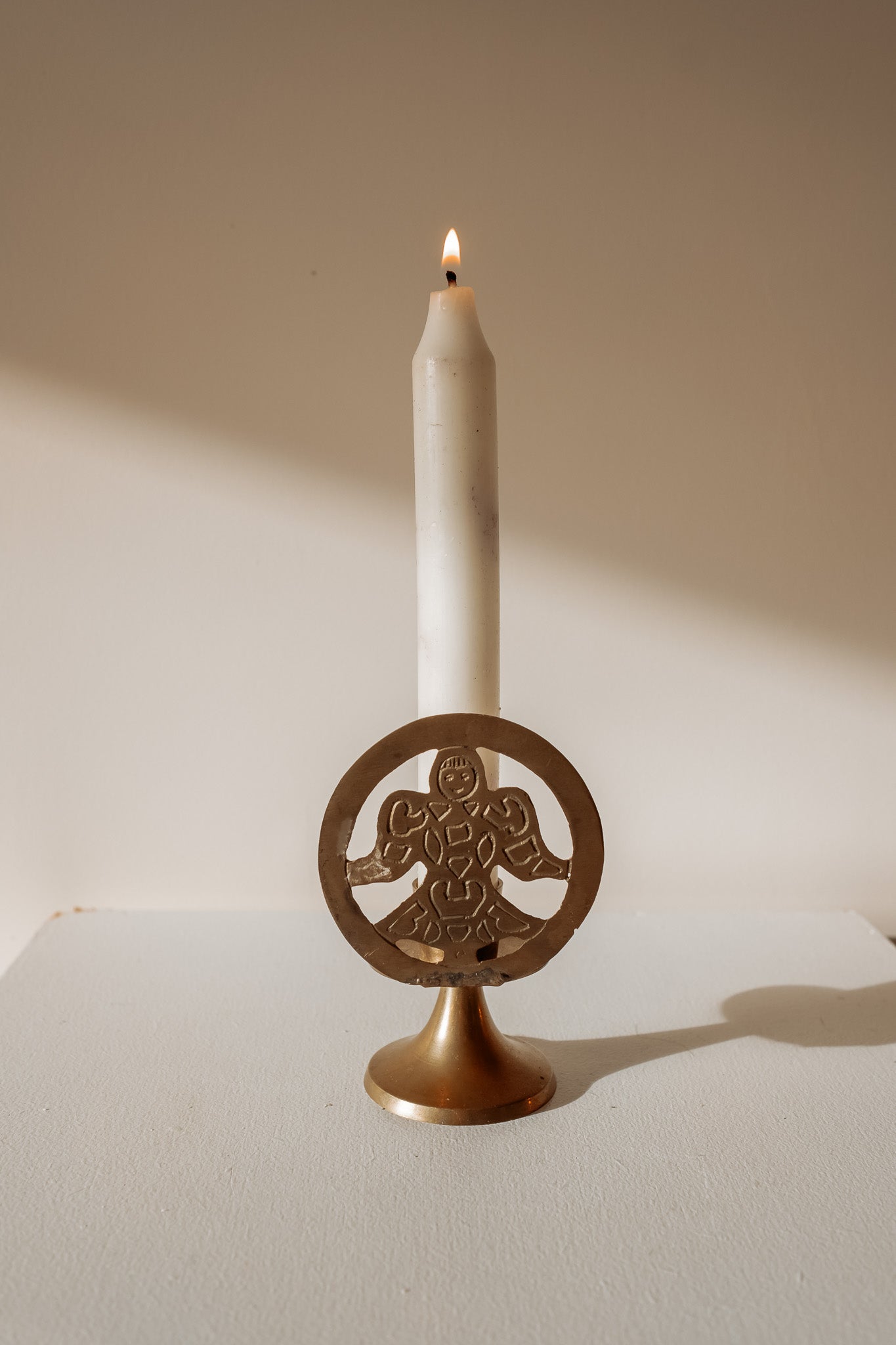 Vintage messing kandelaar met engeltje (4 beschikbaar)