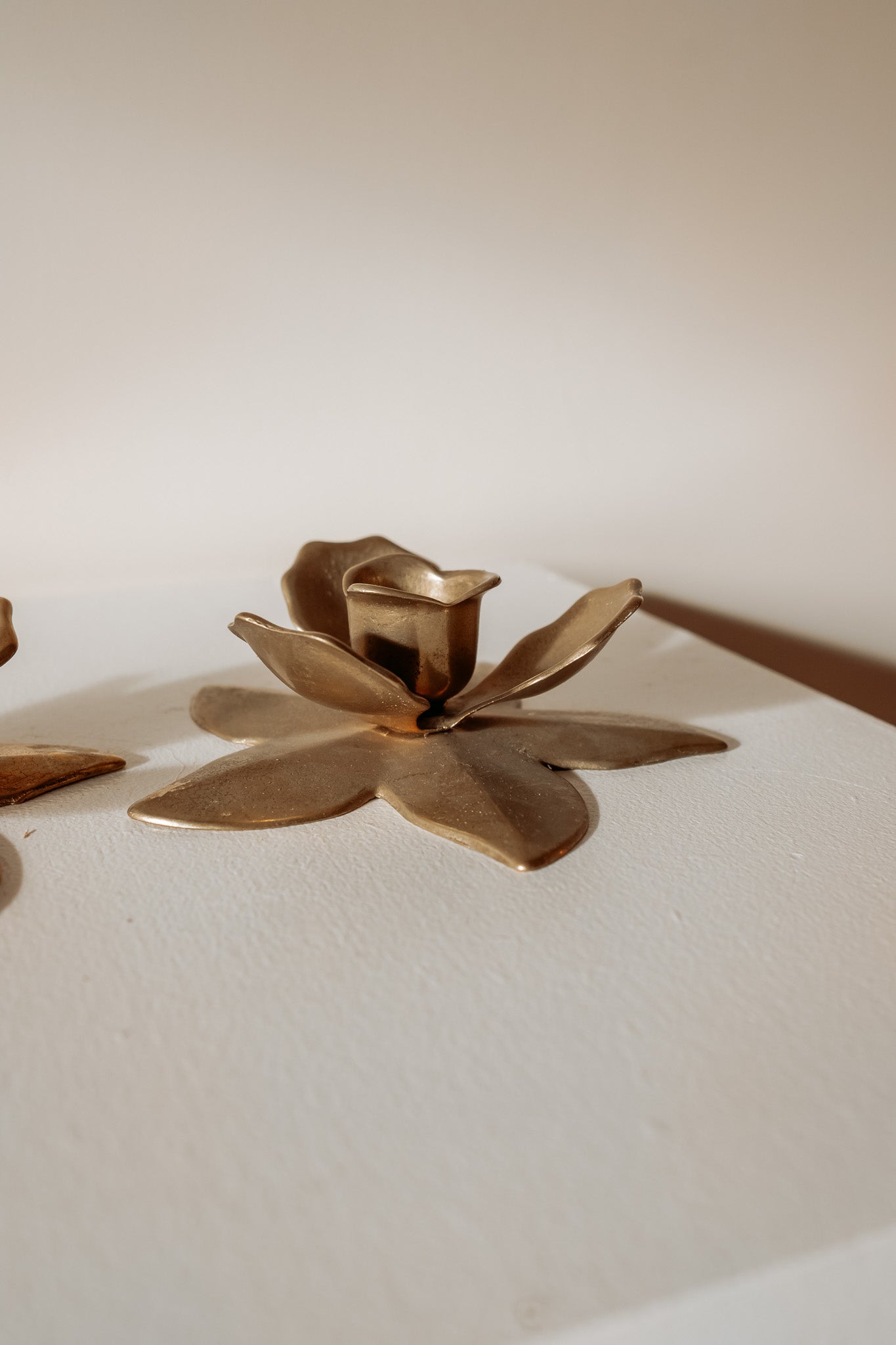 Vintage messing bloemenkandelaar (2 stuks beschikbaar)