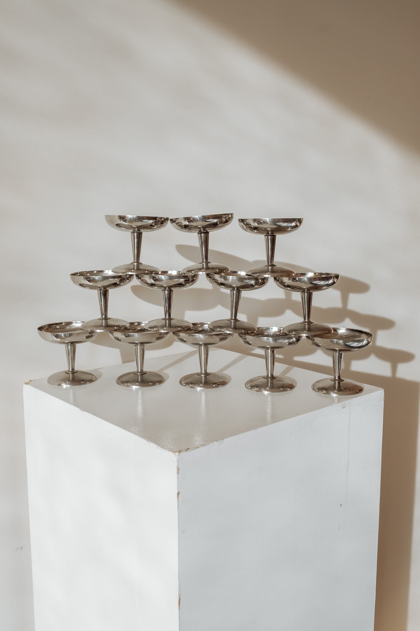 Set van 12 vintage Italiaanse rvs coupes (klein formaat)