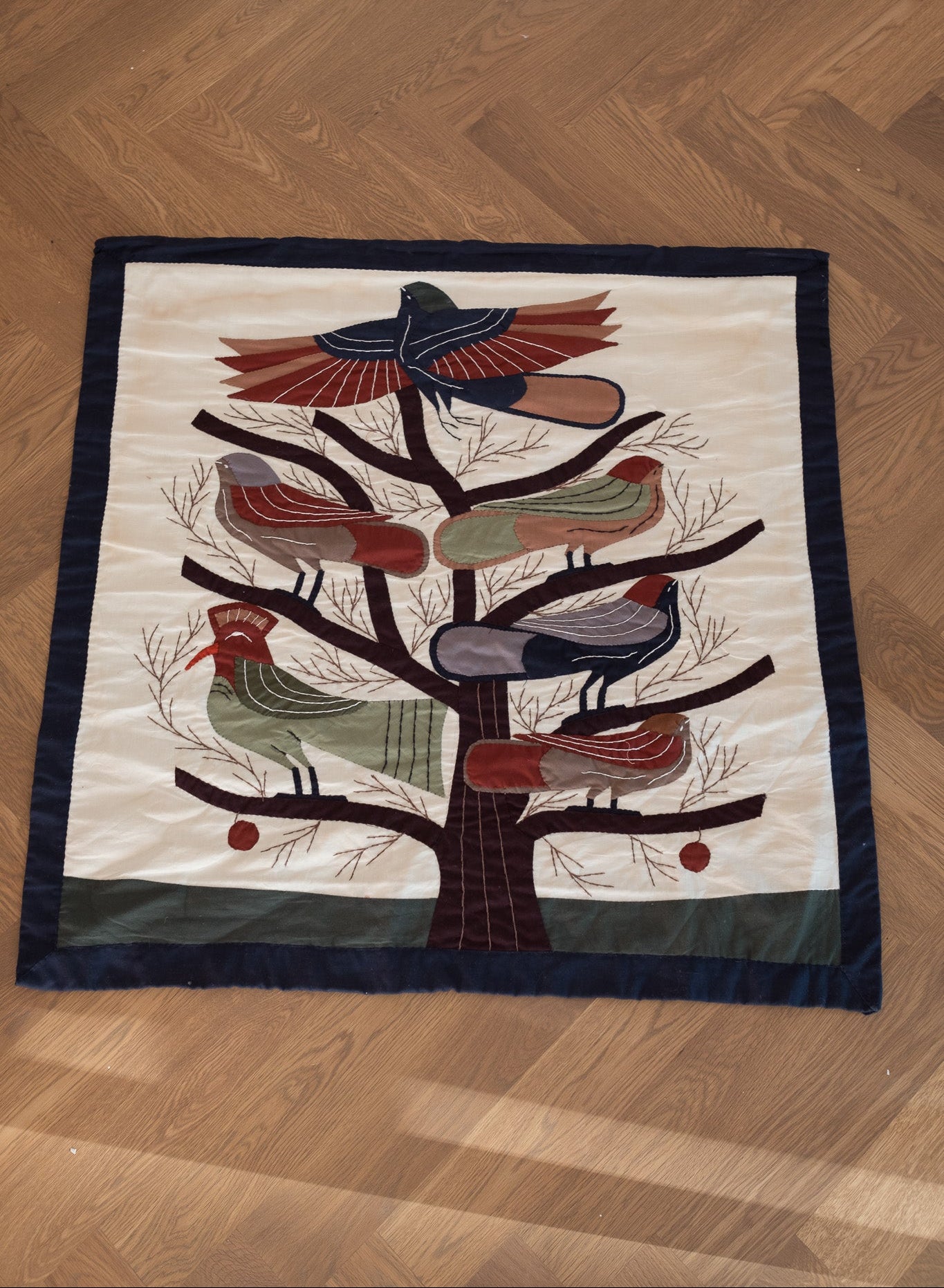 Handgemaakt quilted wandkleed met vogels (84x84cm)