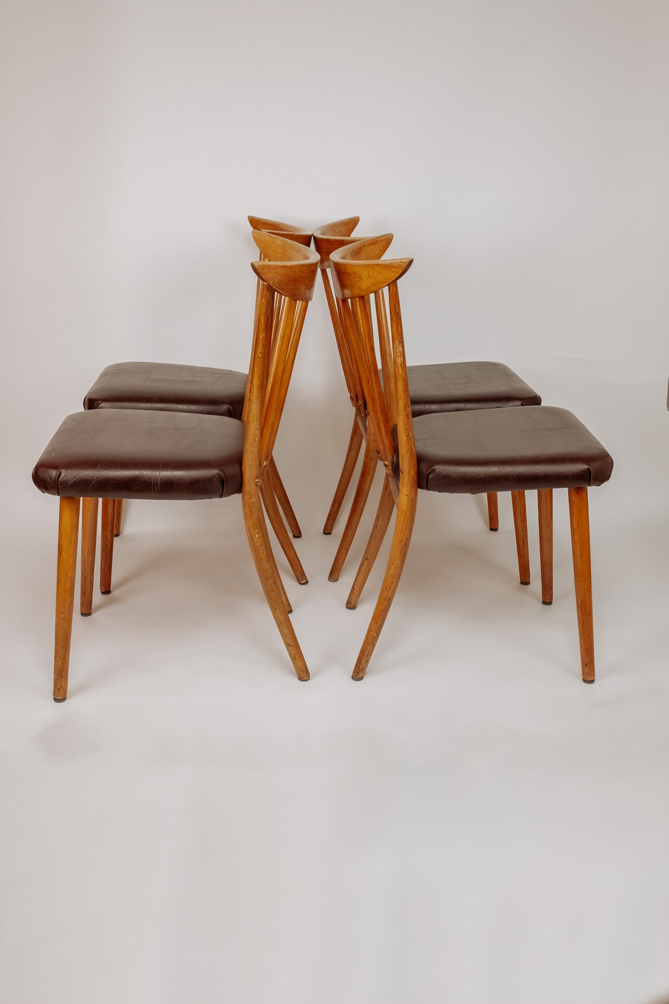 Set van 4 vintage houten spijlenstoel eetkamerstoelen