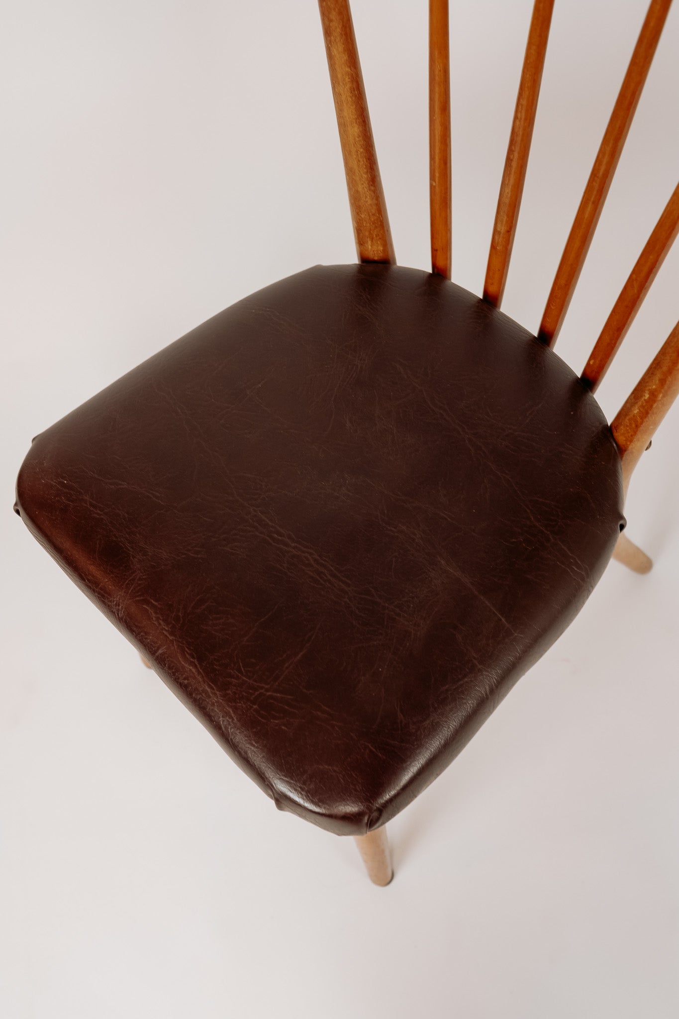 Set van 4 vintage houten spijlenstoel eetkamerstoelen