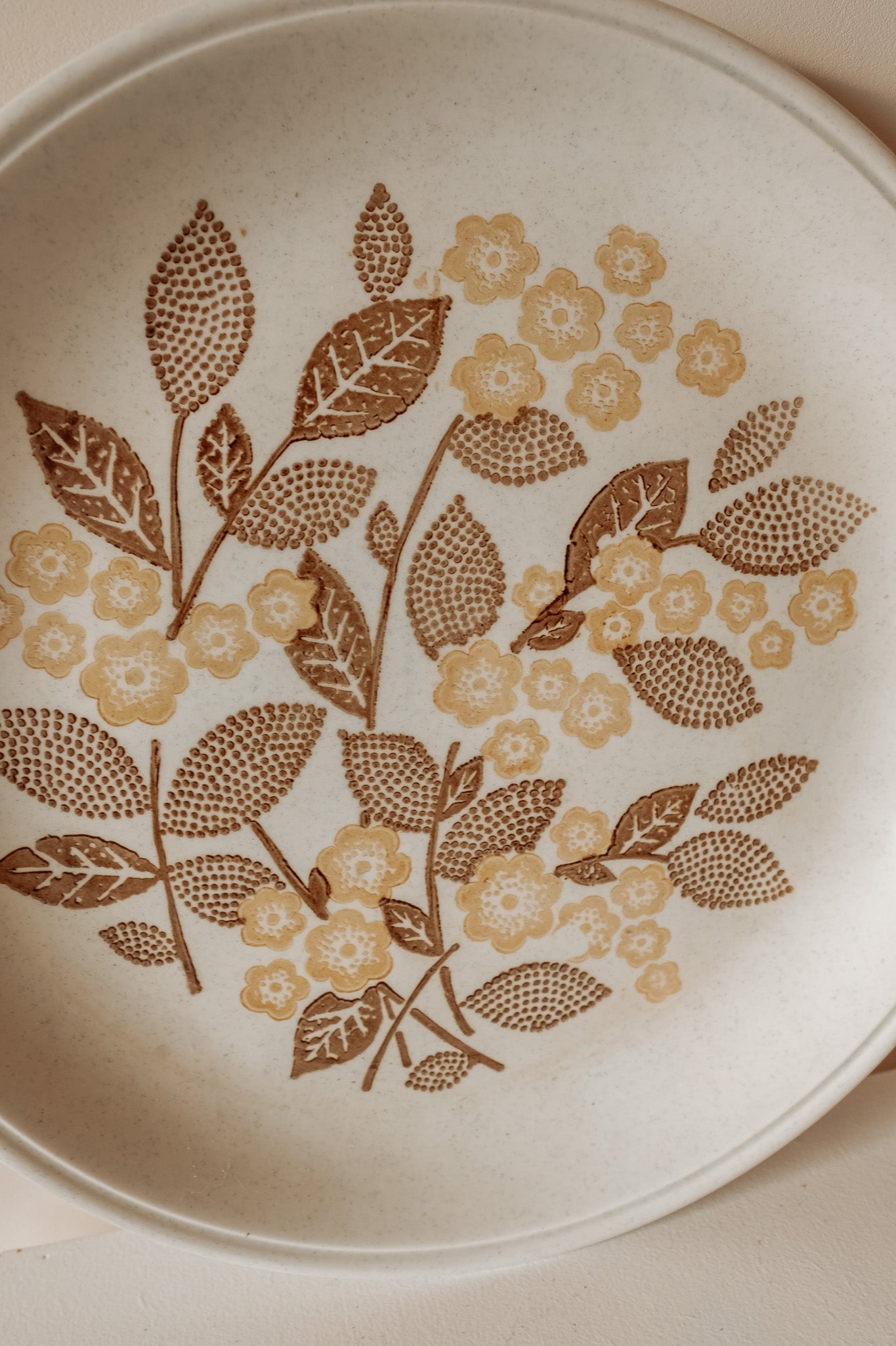 Keramieken serveerschaal, jaren 70