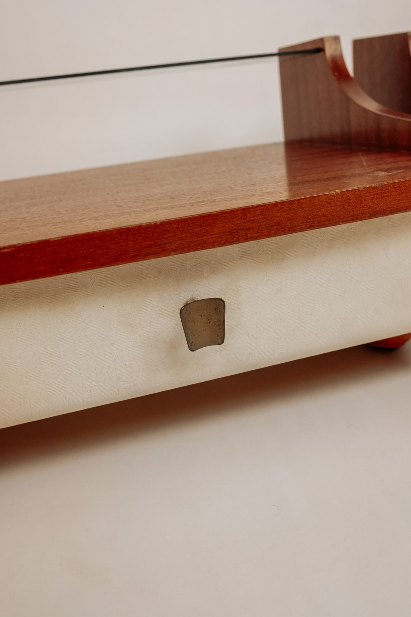 2x Zwevende Mid Century vintage nachtkastjes